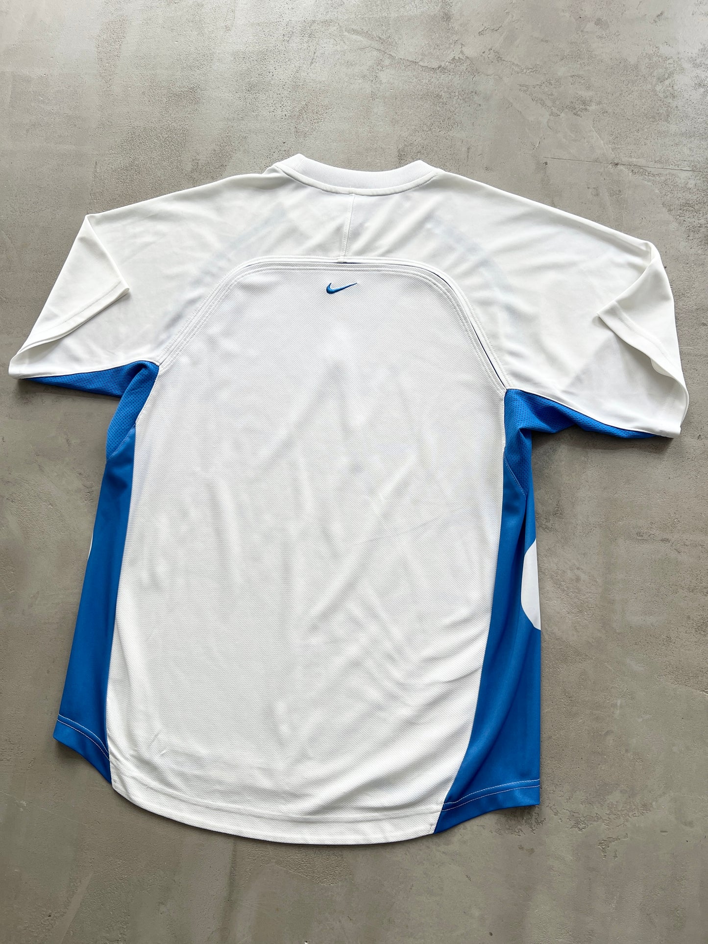 WHITE/BLUE NIKE TN TEE - 2000S - M/L