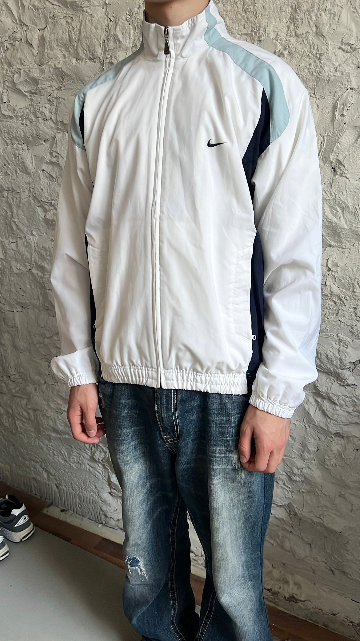 WHITE/BABY BLUE NIKE TRACK JACKET - 2000S - M