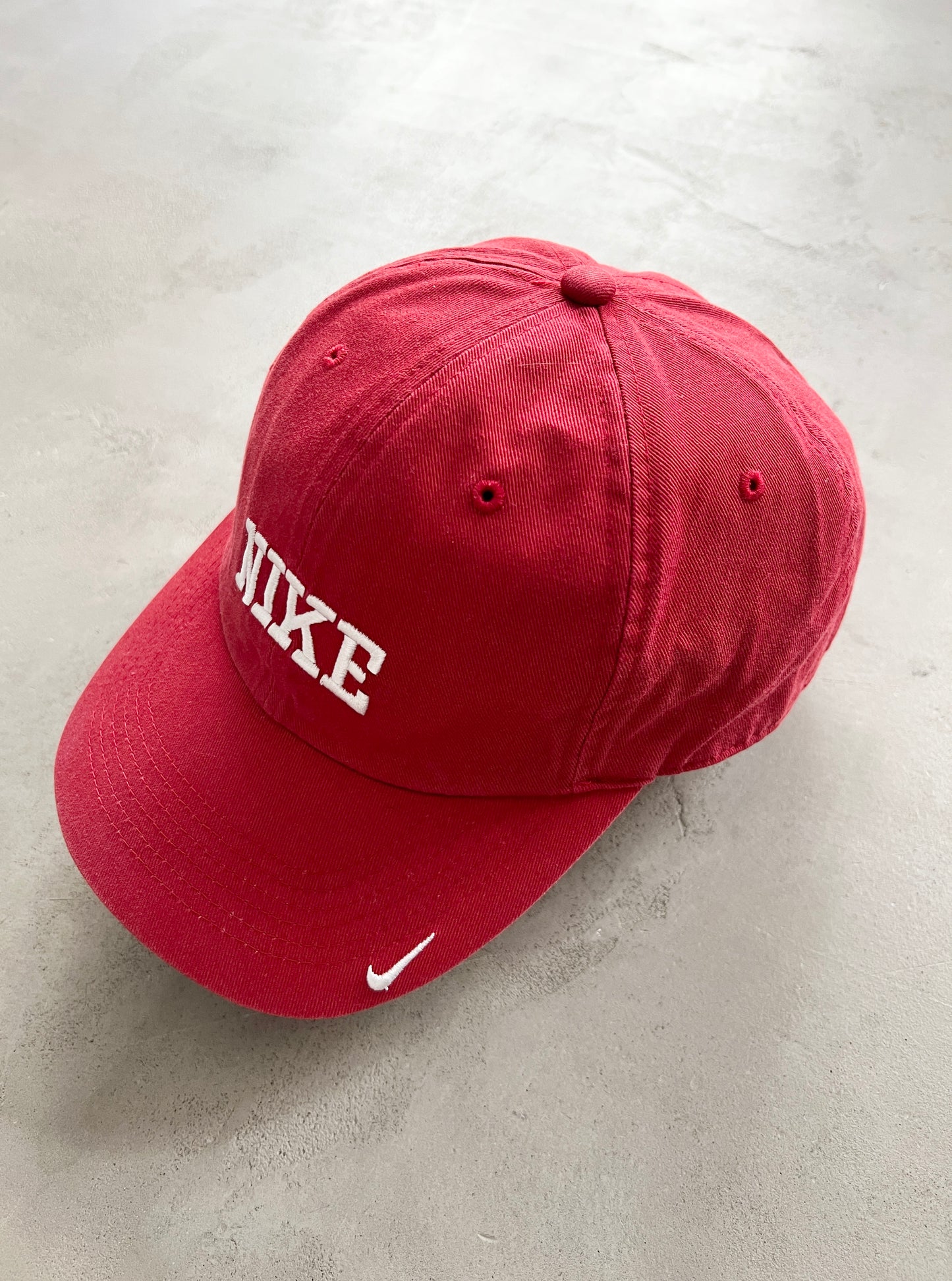 RED NIKE CAP - 2000S