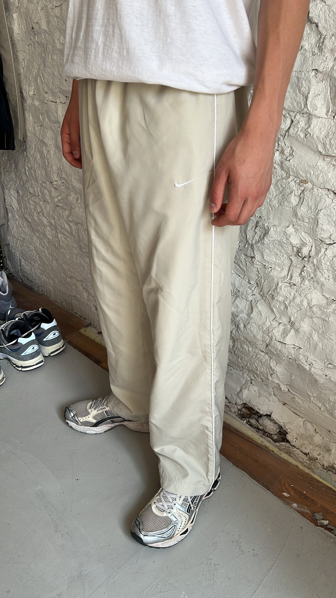 LIGHT BEIGE NIKE TRACK PANTS - 2000S - S/M