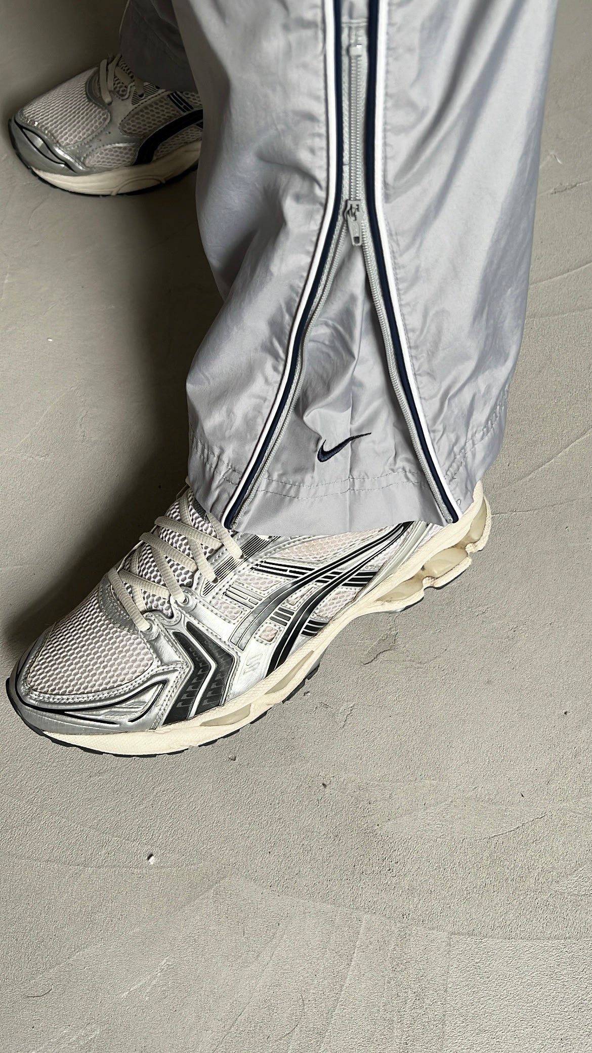 SILVER NIKE TRACK PANTS - 2000S - L