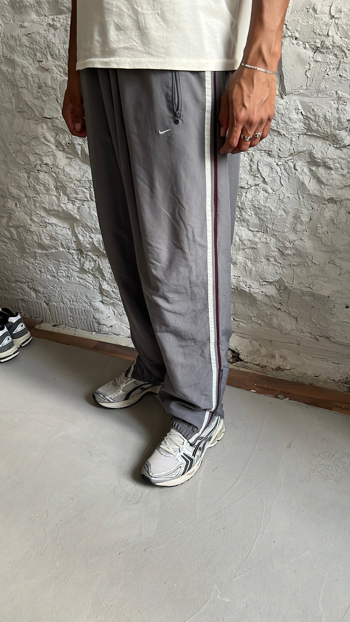 GREY NIKE TRACK PANTS - 2000S - XL