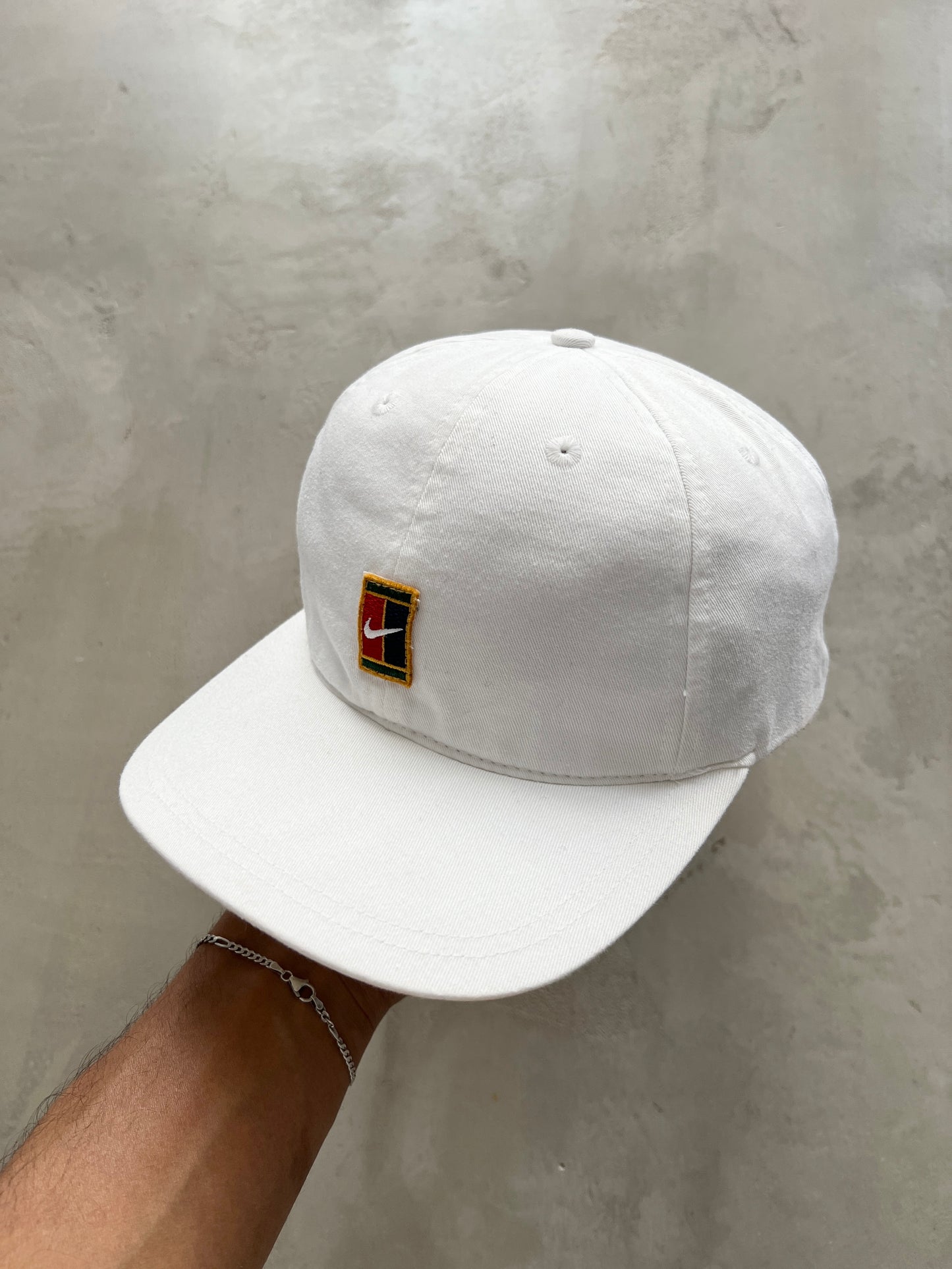 WHITE NIKE COURT CAP - 2000S