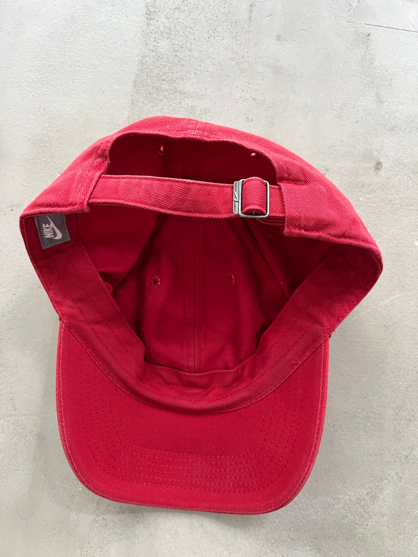 RED NIKE CAP - 2000S