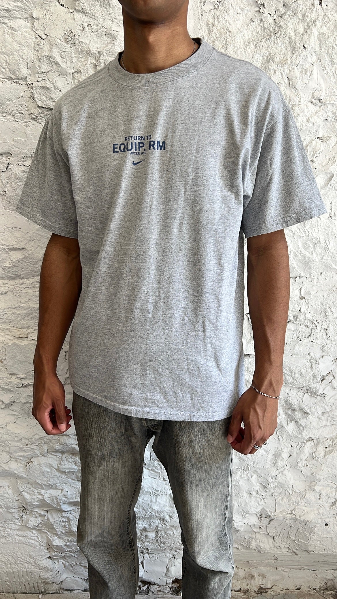 GREY NIKE TEE - 1990S - L/XL