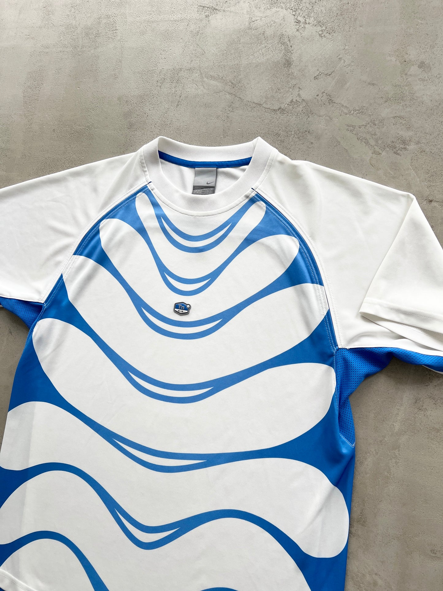 WHITE/BLUE NIKE TN TEE - 2000S - M/L