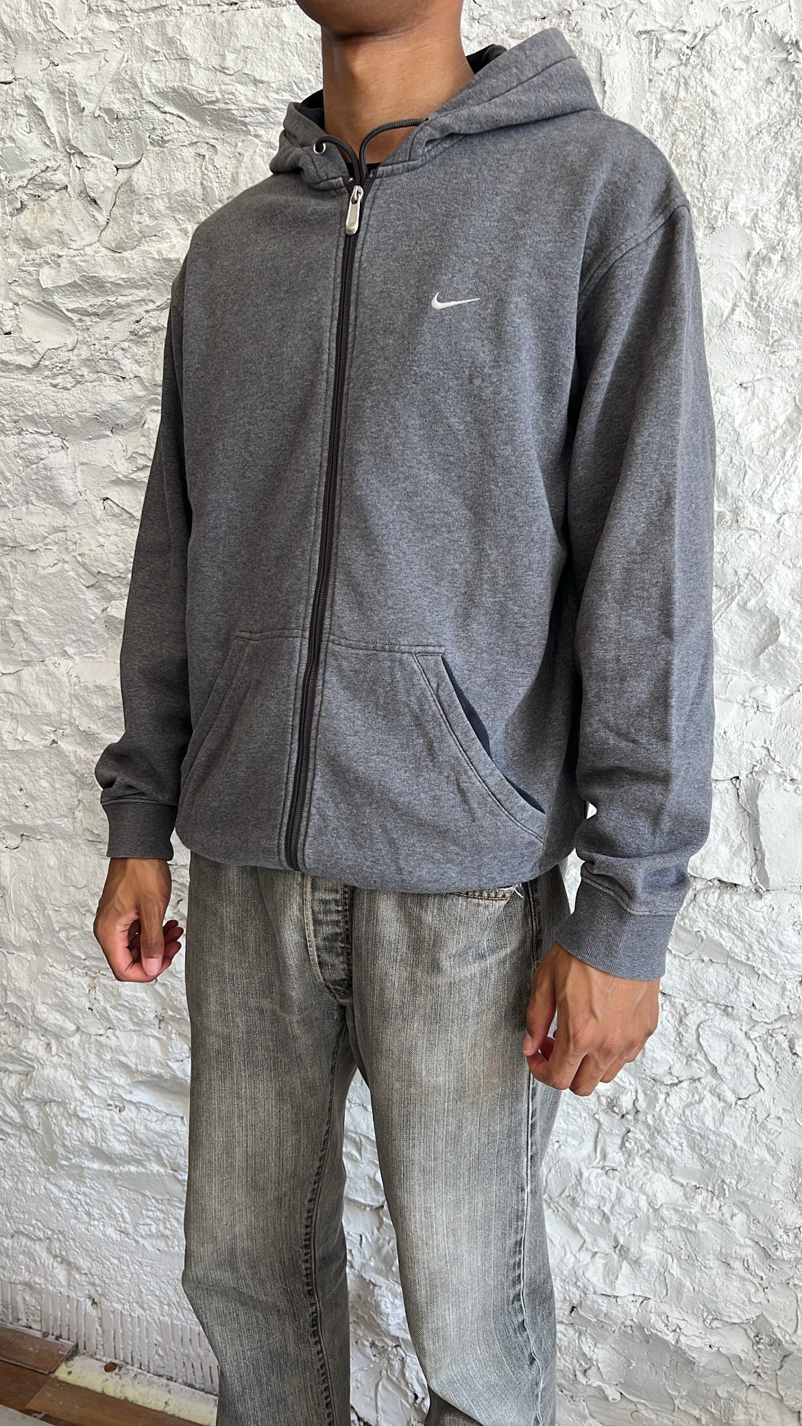 GREY NIKE ZIP UP HOODIE - 2000S - L