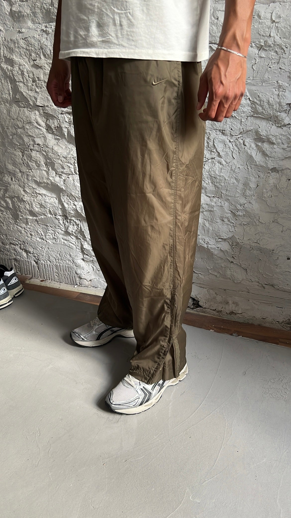 OLIVE/KHAKI NIKE TRACK PANTS - 2000S - XL/L