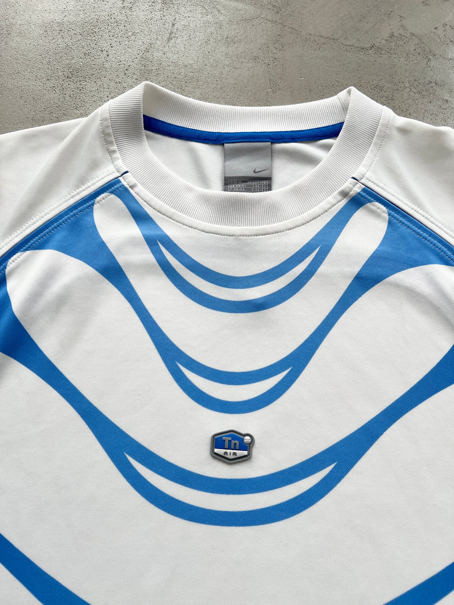 WHITE/BLUE NIKE TN TEE - 2000S - M/L