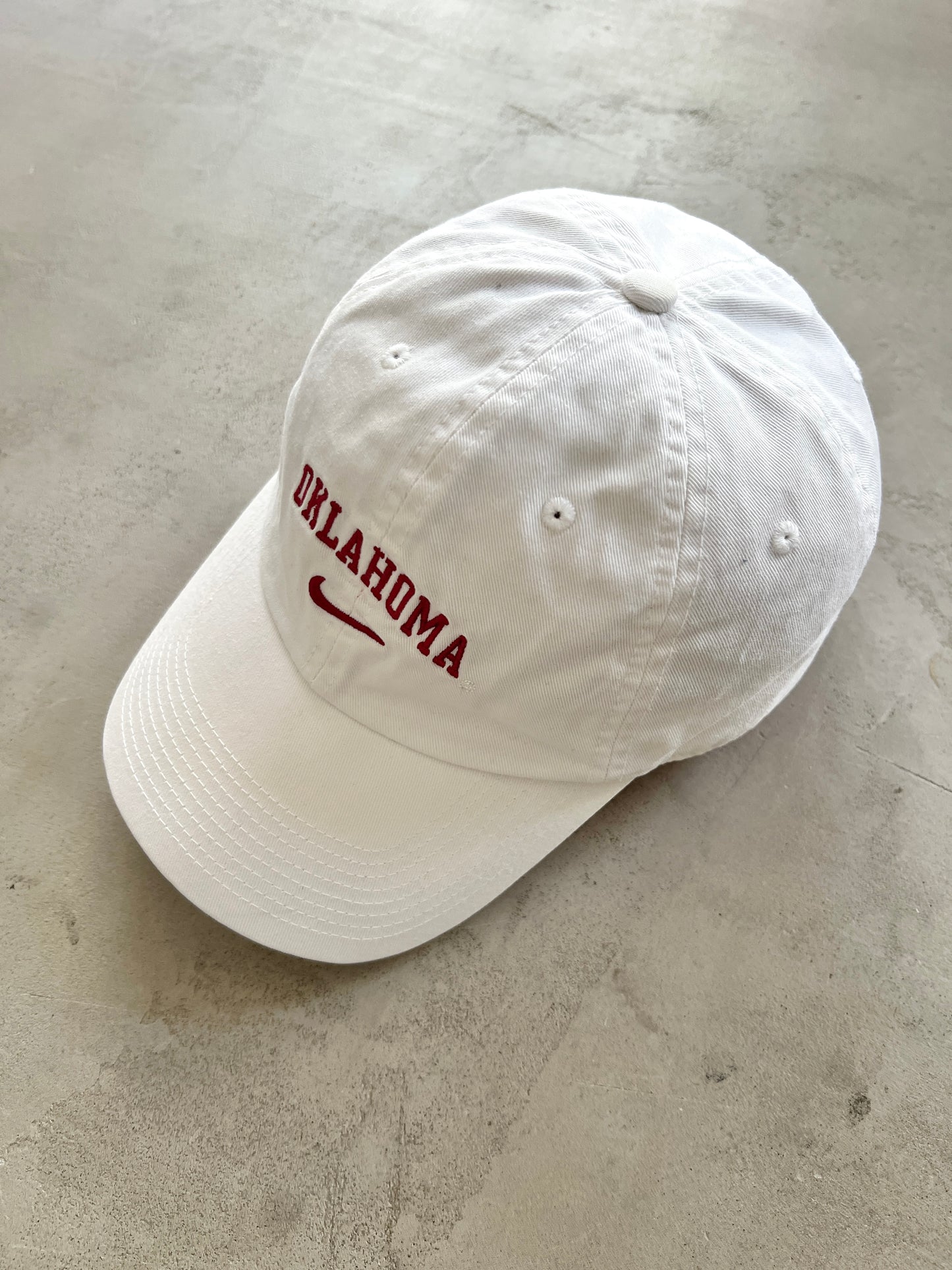 WHITE NIKE OKLAHOMA CAP - 2000S