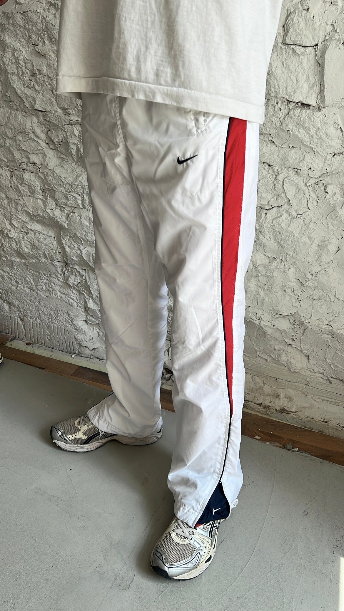 WHITE/RED NIKE TRACK PANTS - 2000S - M