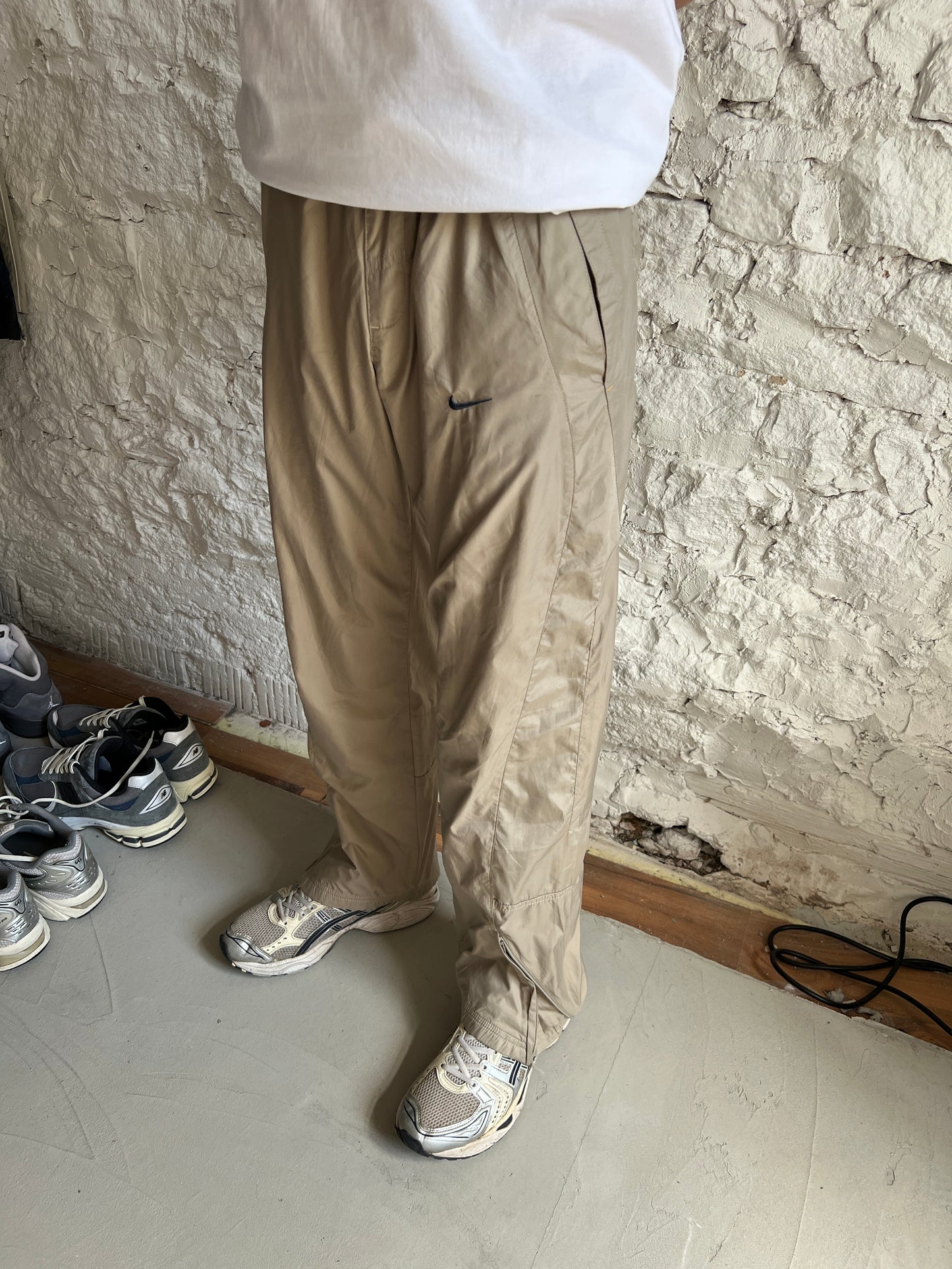 BEIGE NIKE TRACKPANTS - 2000S - XS/S