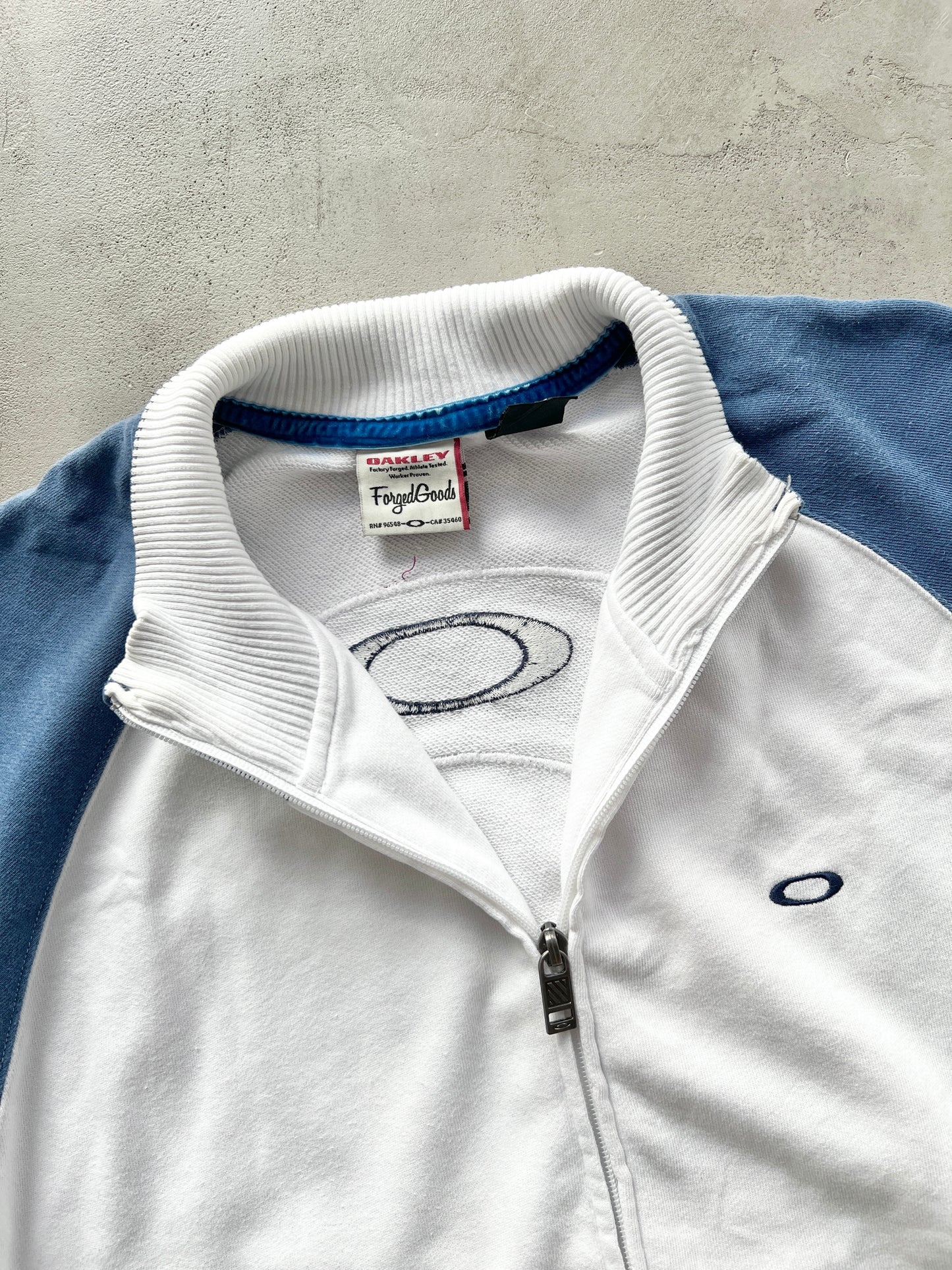 WHITE/BLUE OAKLEY JACKET - 1990S - XL/L