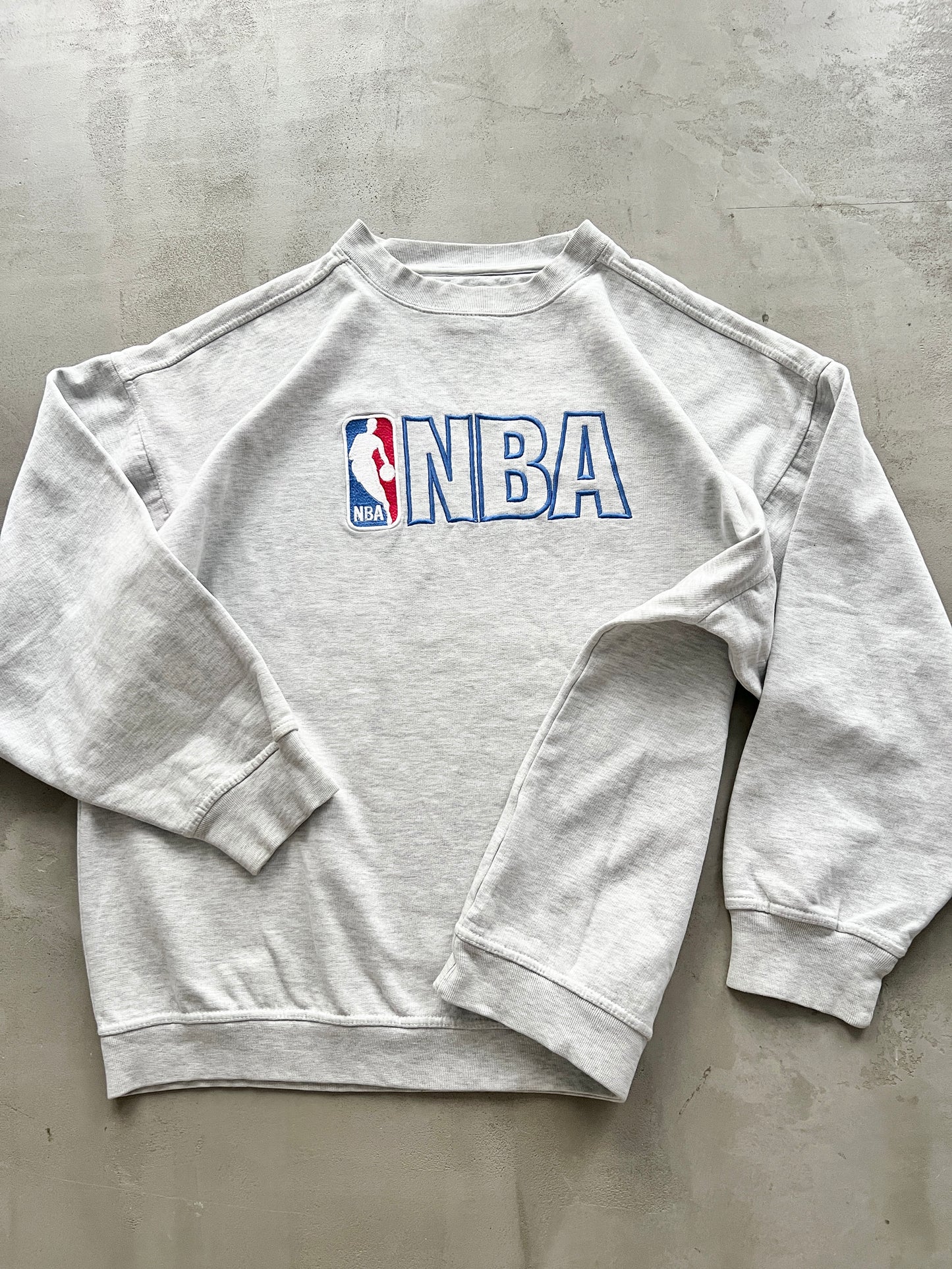 GREY NBA SWEATER - 1990S - L/XL