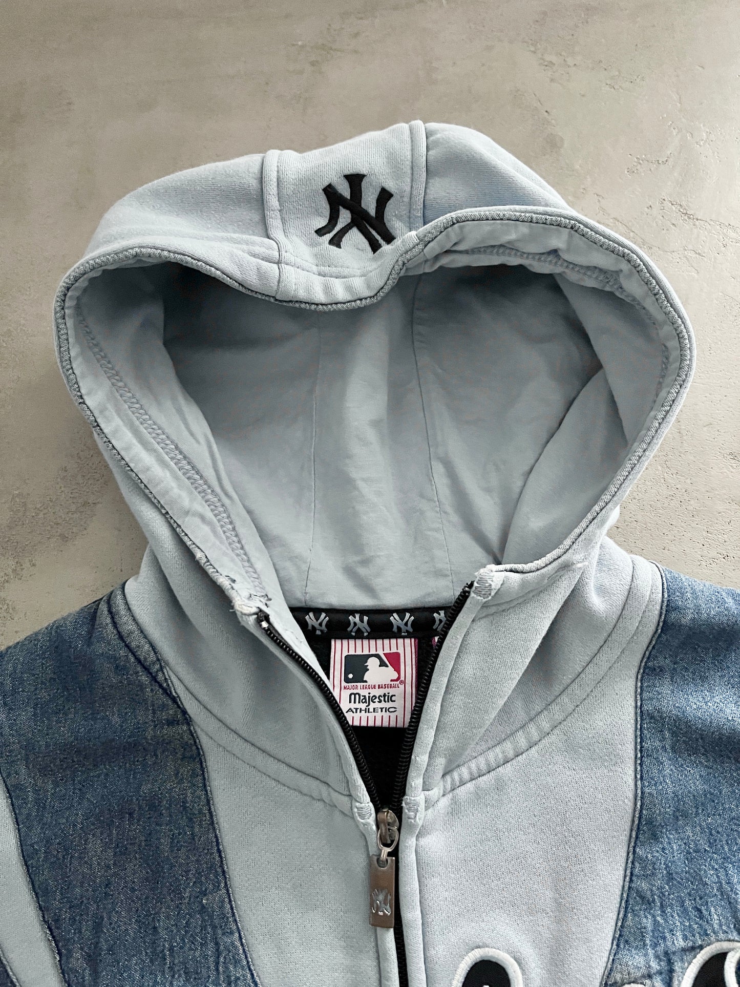 GREY/SLATE BLUE YANKEES ZIP UP HOODIE - 2000S - L/M