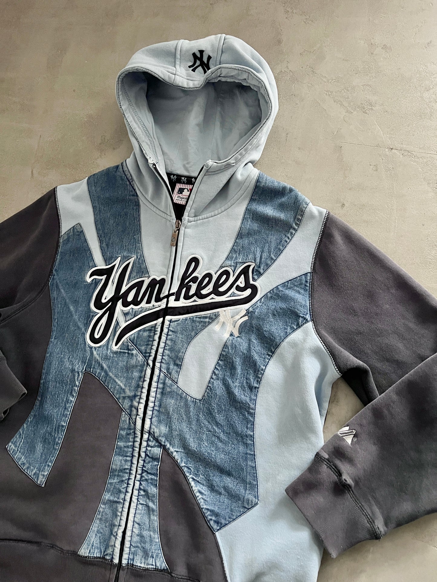 GREY/SLATE BLUE YANKEES ZIP UP HOODIE - 2000S - L/M