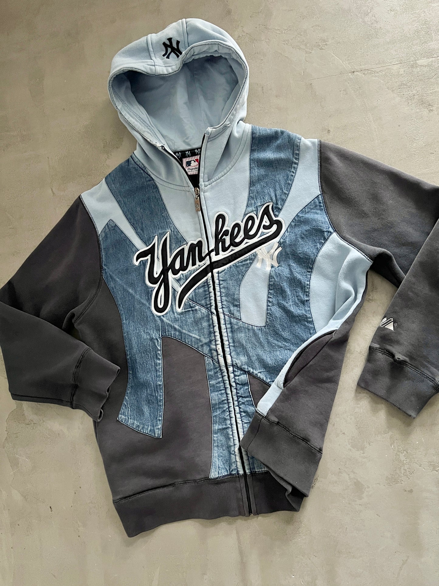 GREY/SLATE BLUE YANKEES ZIP UP HOODIE - 2000S - L/M