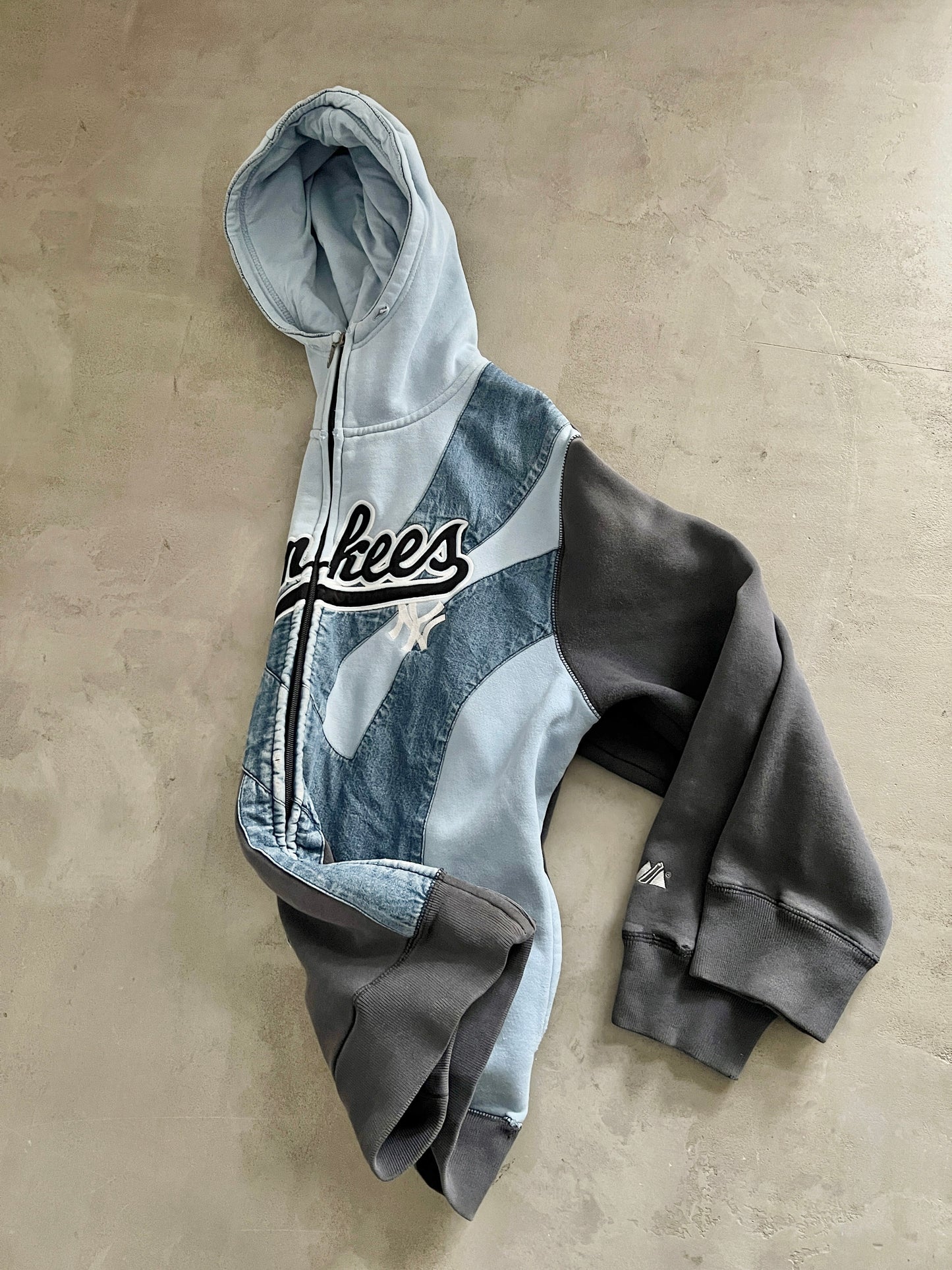 GREY/SLATE BLUE YANKEES ZIP UP HOODIE - 2000S - L/M