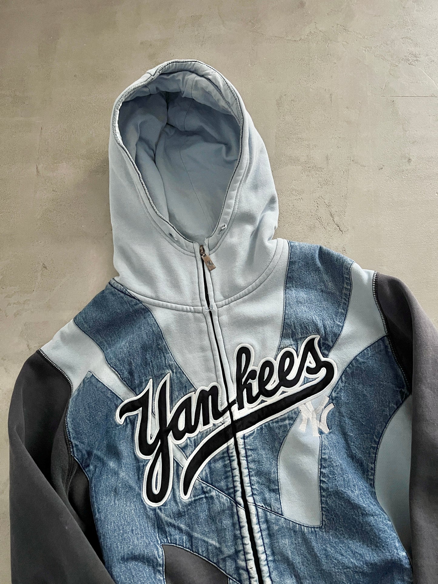 GREY/SLATE BLUE YANKEES ZIP UP HOODIE - 2000S - L/M