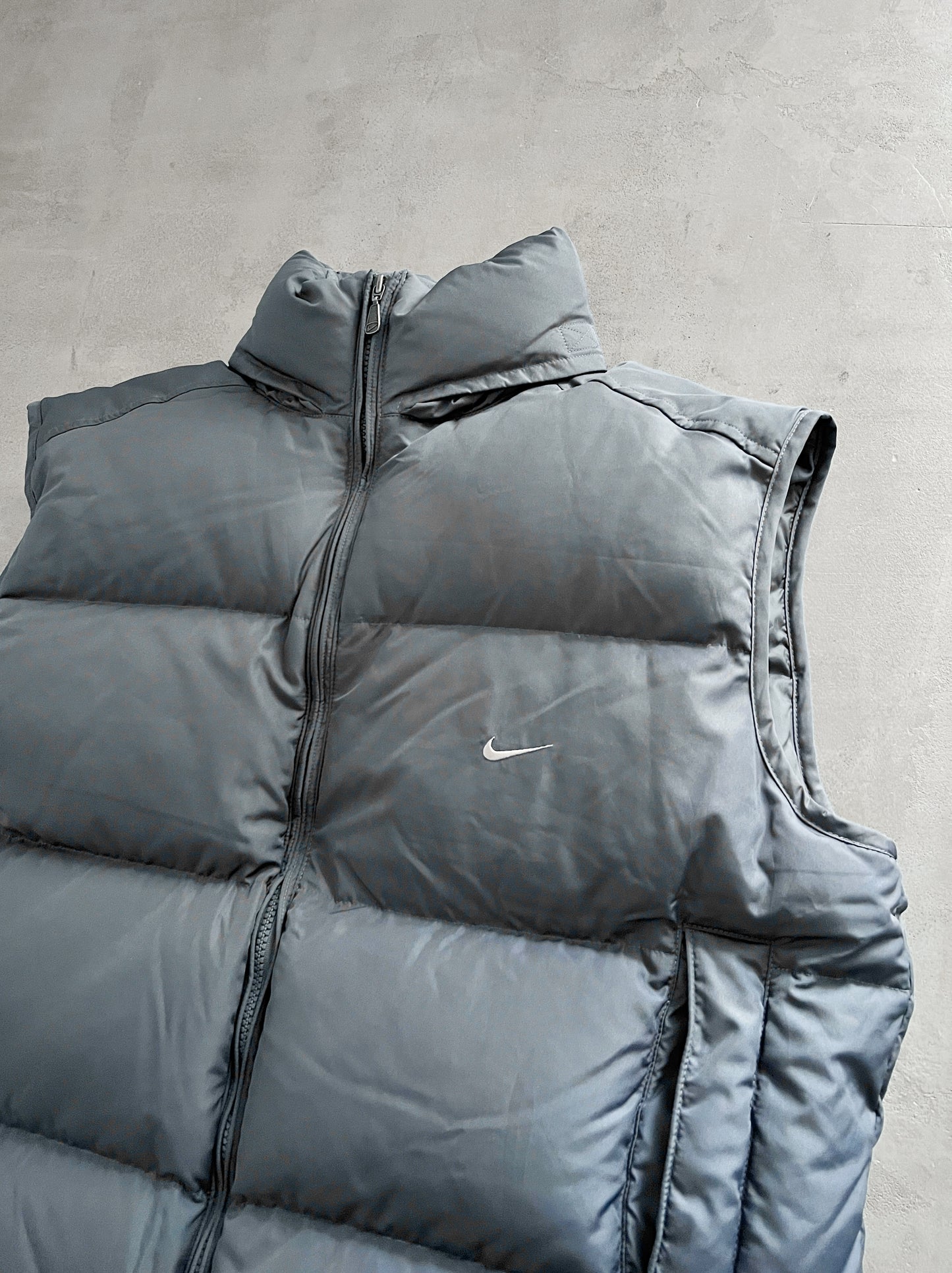 GREY NIKE PUFFER VEST - 2000S - L