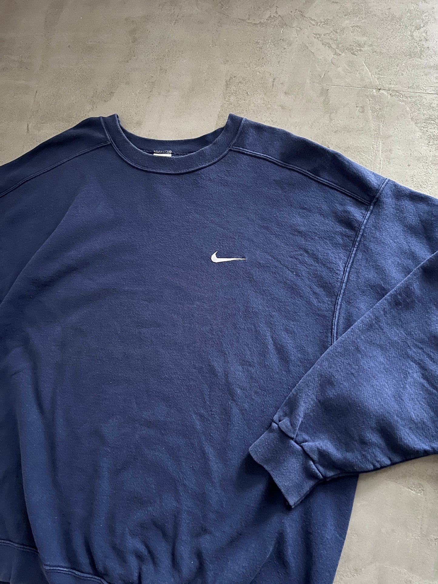 FADED NAVY NIKE SWEATER - 1990S - XXL