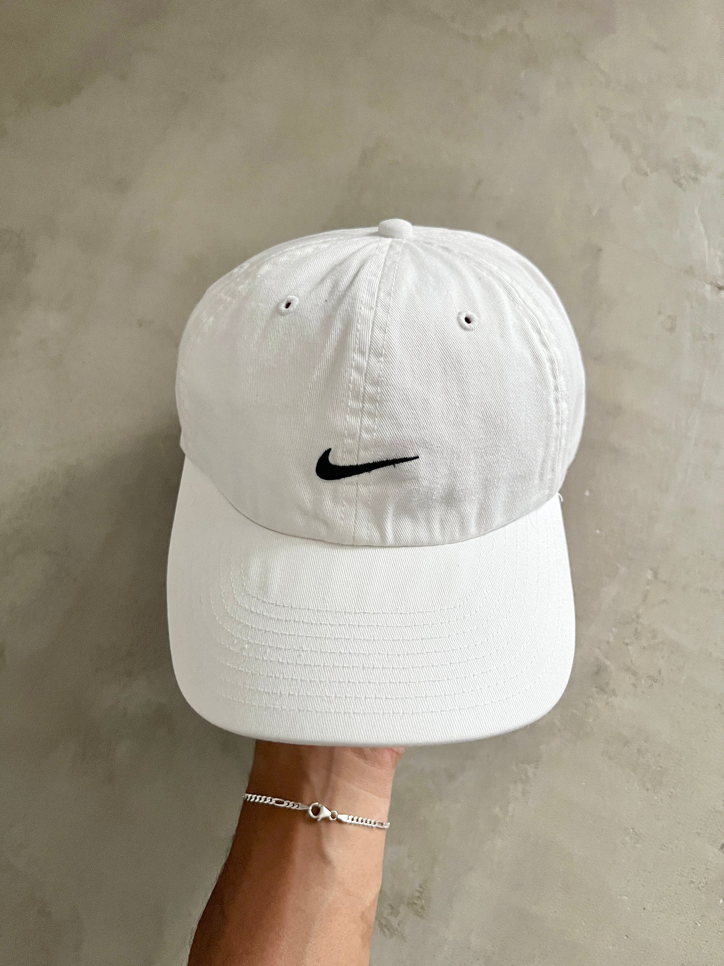 CREME NIKE CAP - 1990S