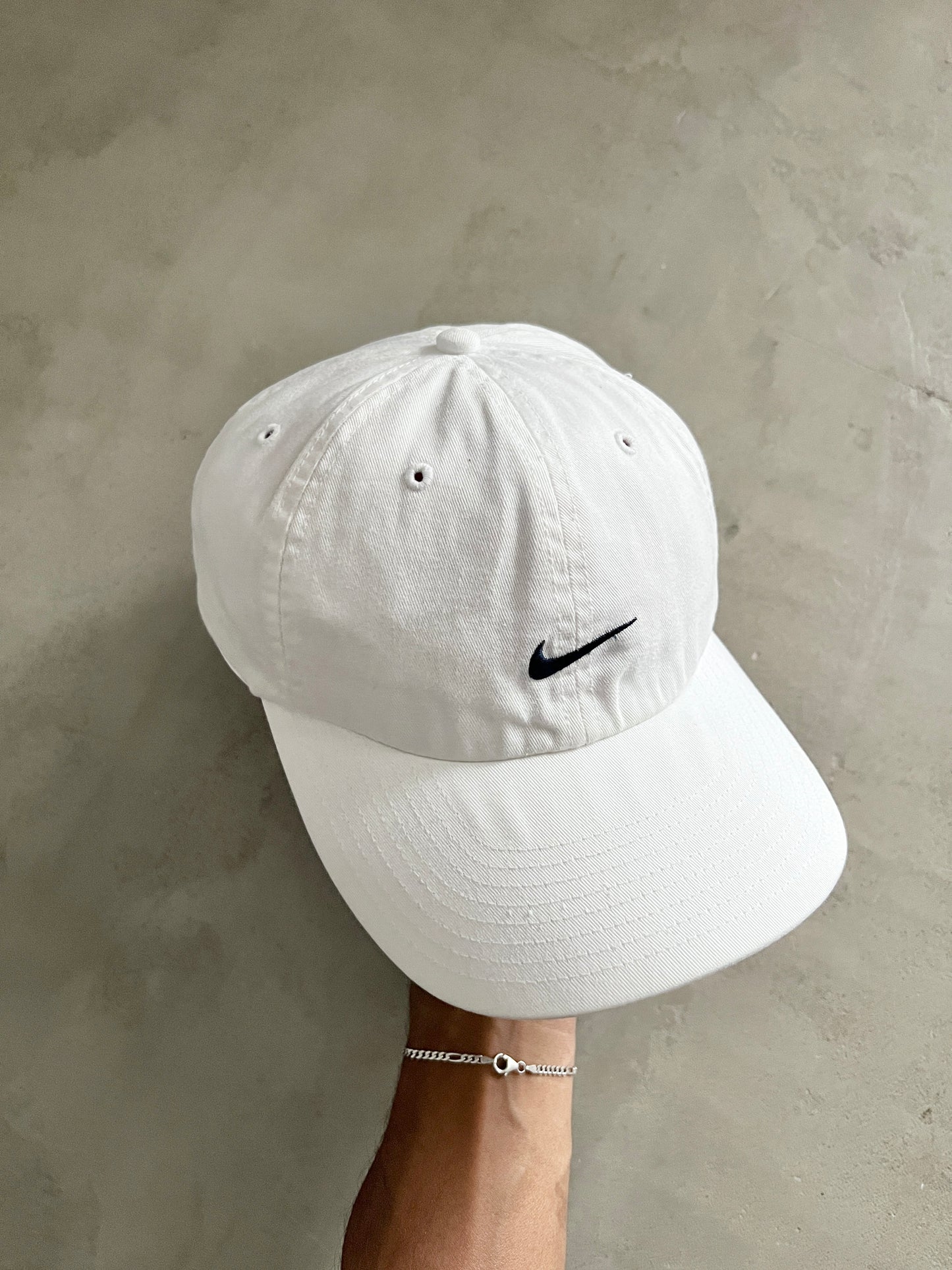 CREME NIKE CAP - 1990S