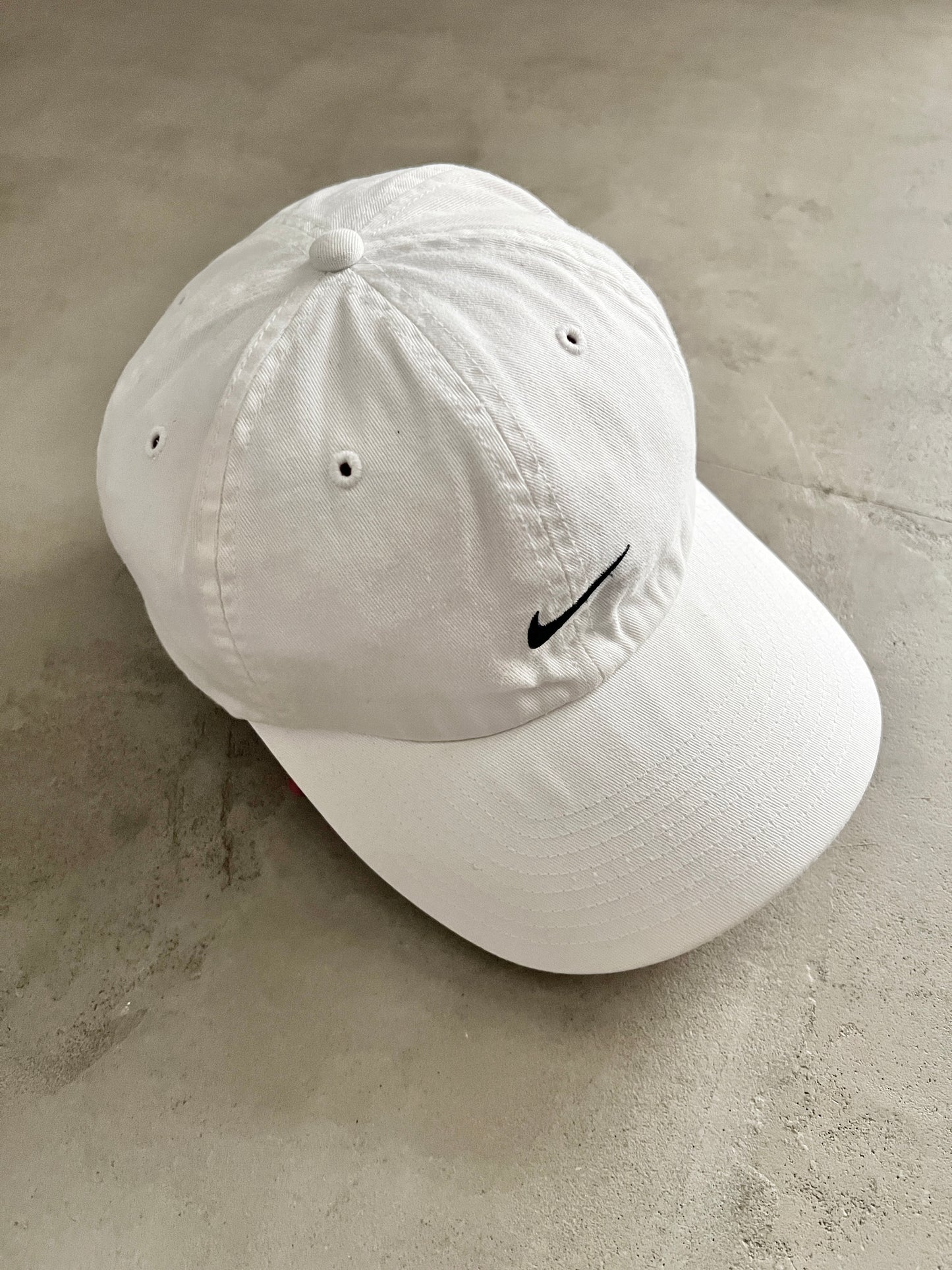 CREME NIKE CAP - 1990S