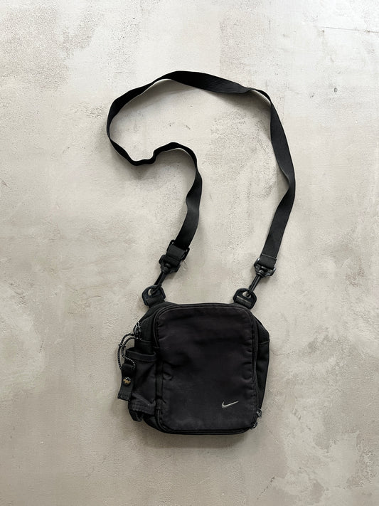 BLACK NIKE BAG - 2000S