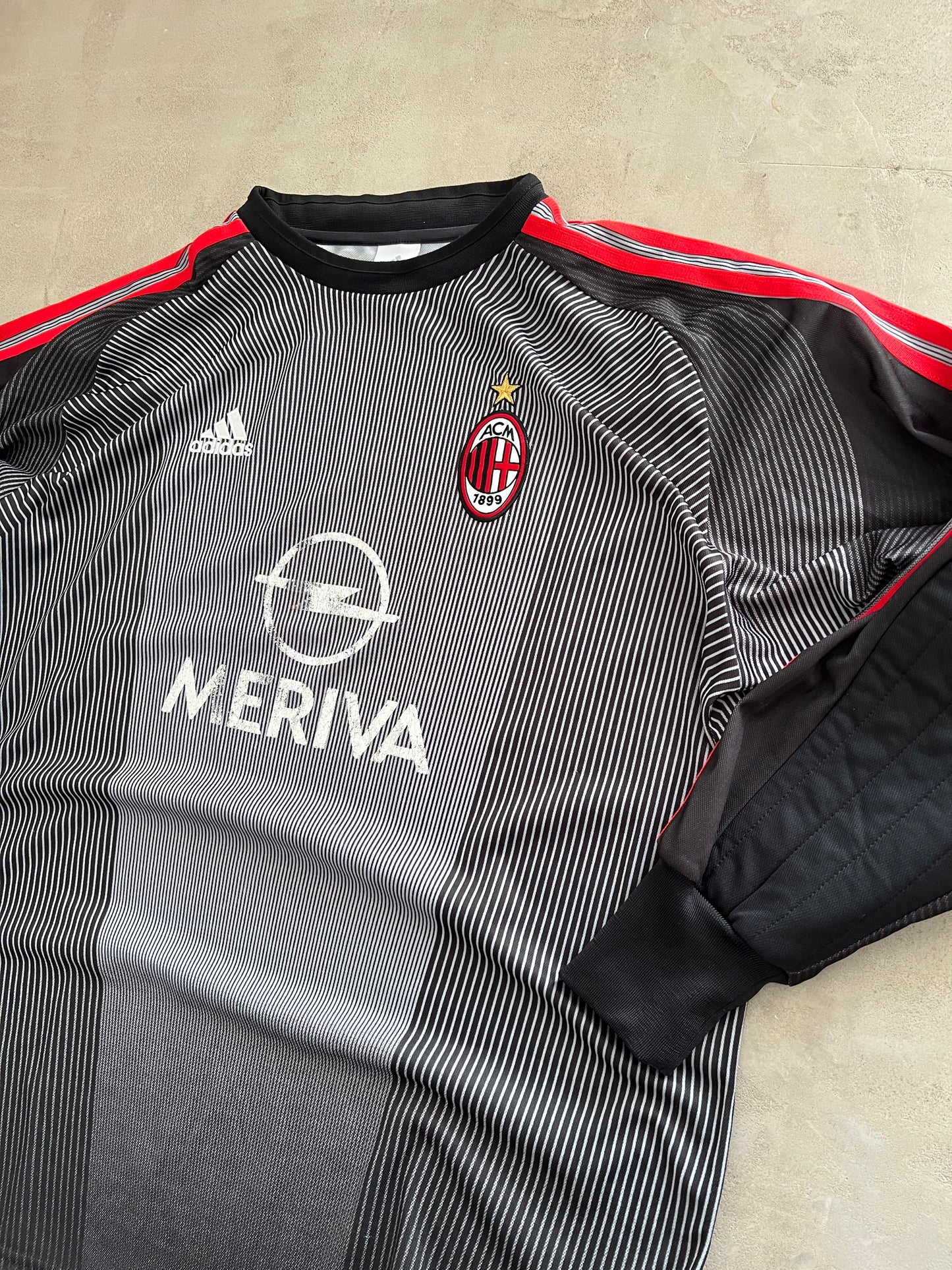 GREY/RED AC MILAN LONGSLEEVE - 2000S - XL/L