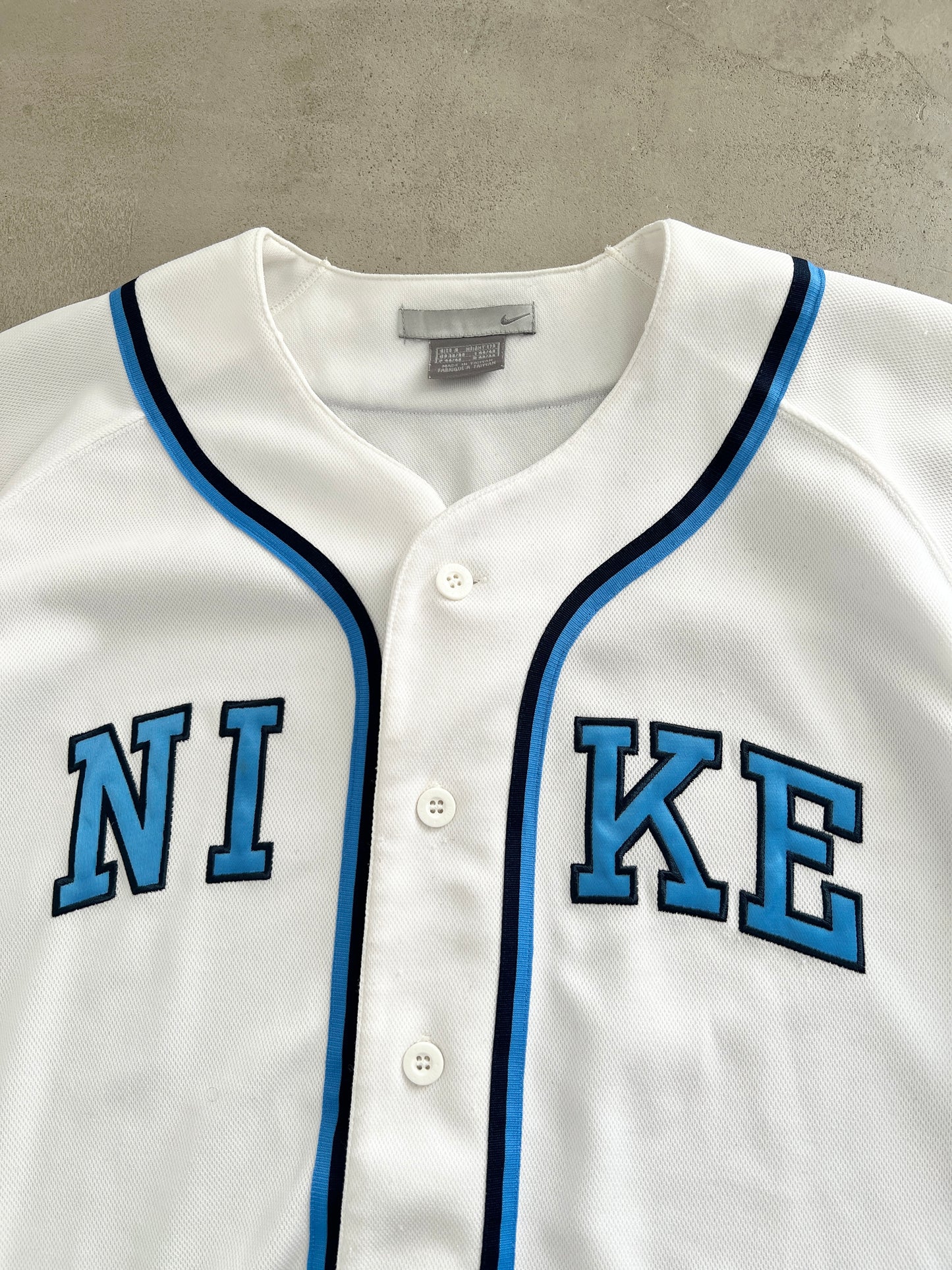 WHITE/BABY BLUE NIKE BASEBALL JERSEY - 2000S - M/L