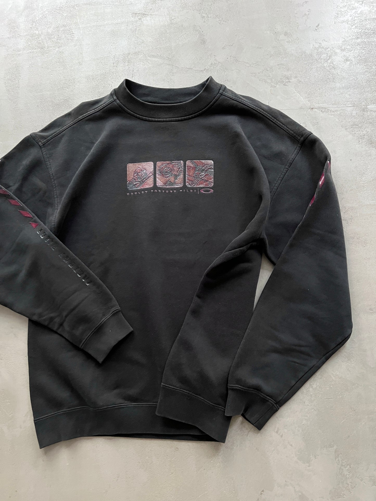 BLACK OAKLEY SWEATER - 1990S - L/M