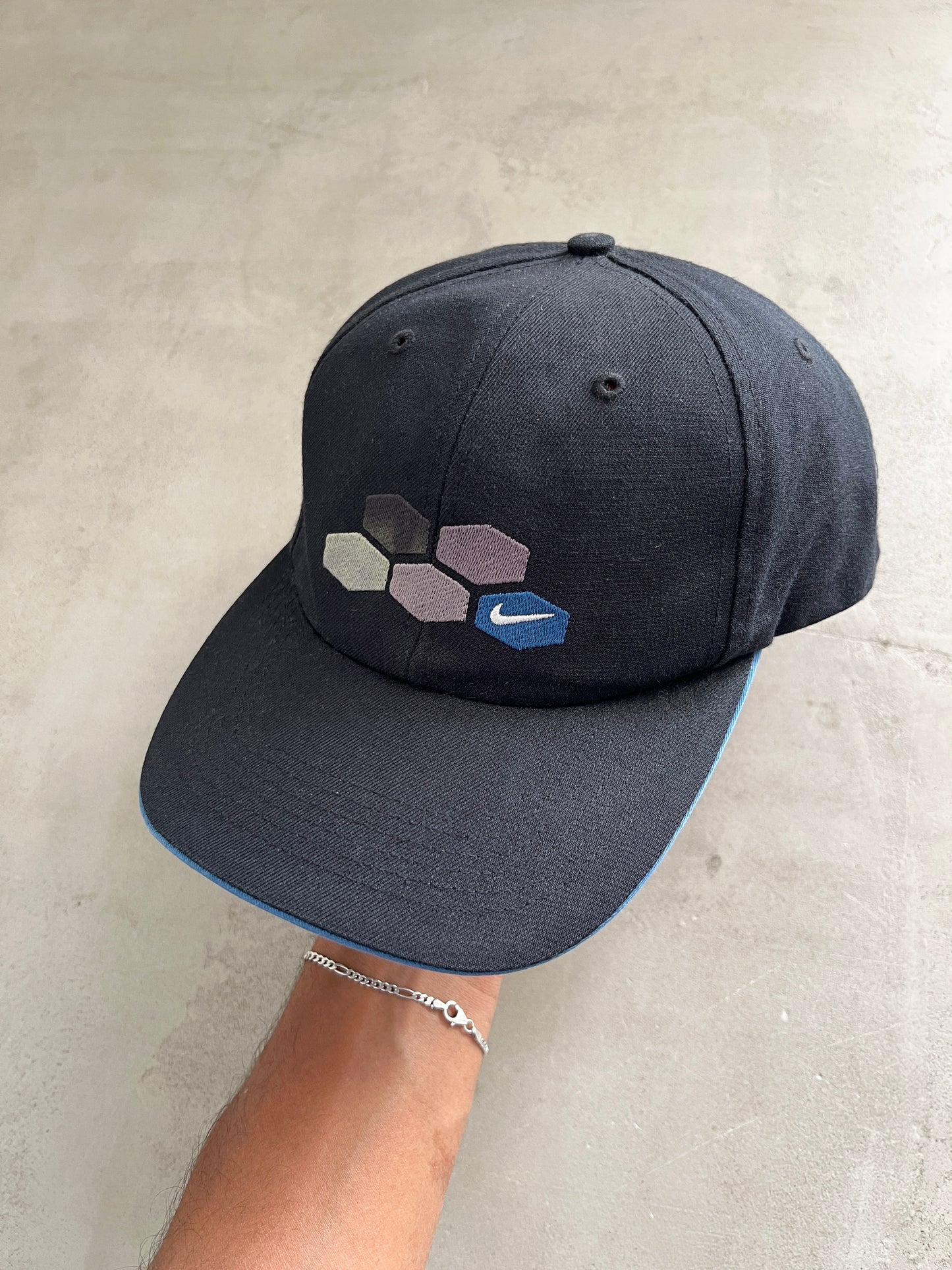 NAVY NIKE CAP - 2000S