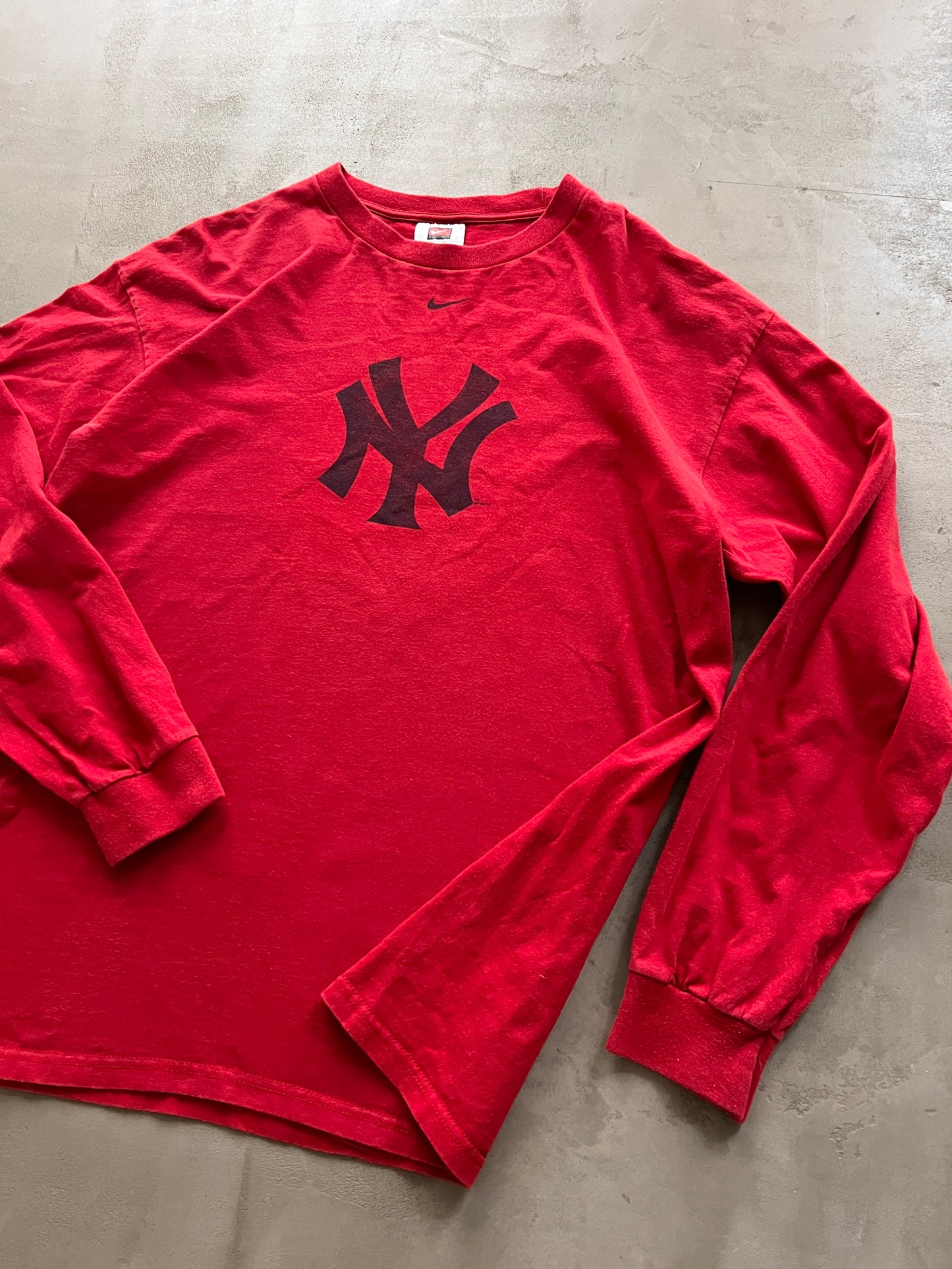 RED YANKEES LONGSLEEVE - 1990S - XL