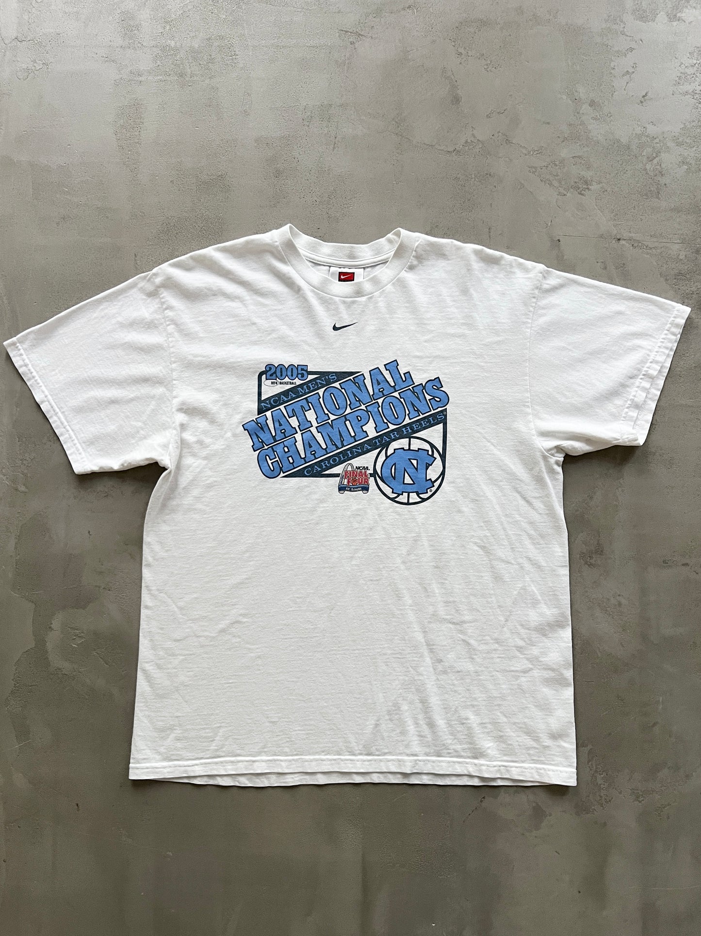 WHITE/BABY BLUE UNC TEE - 2000S - L/M