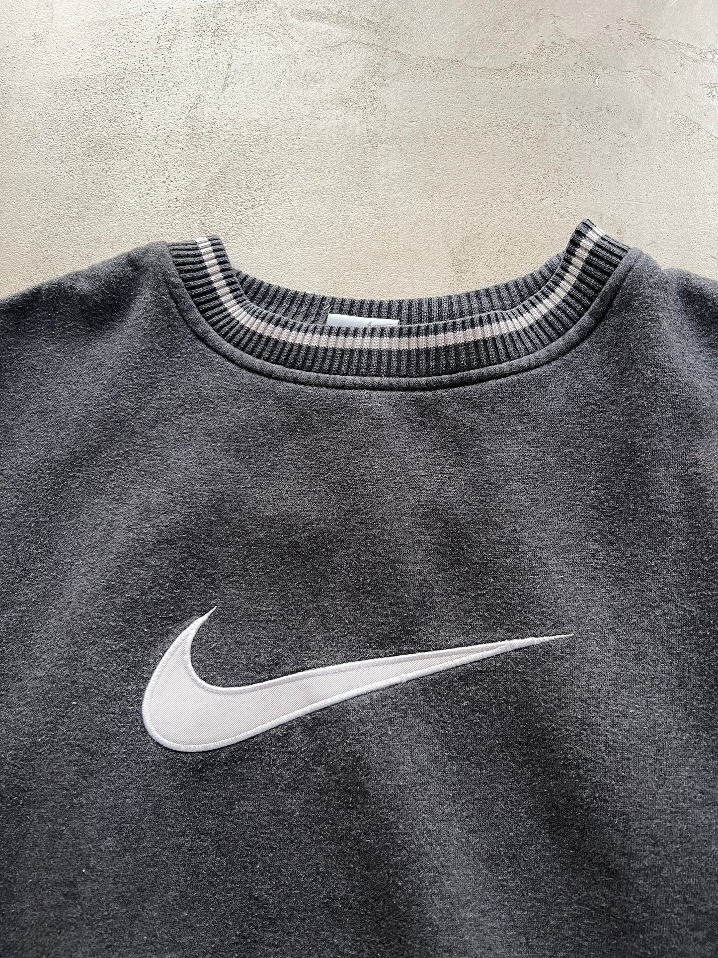 GREY NIKE SWEATER - 2000S - M