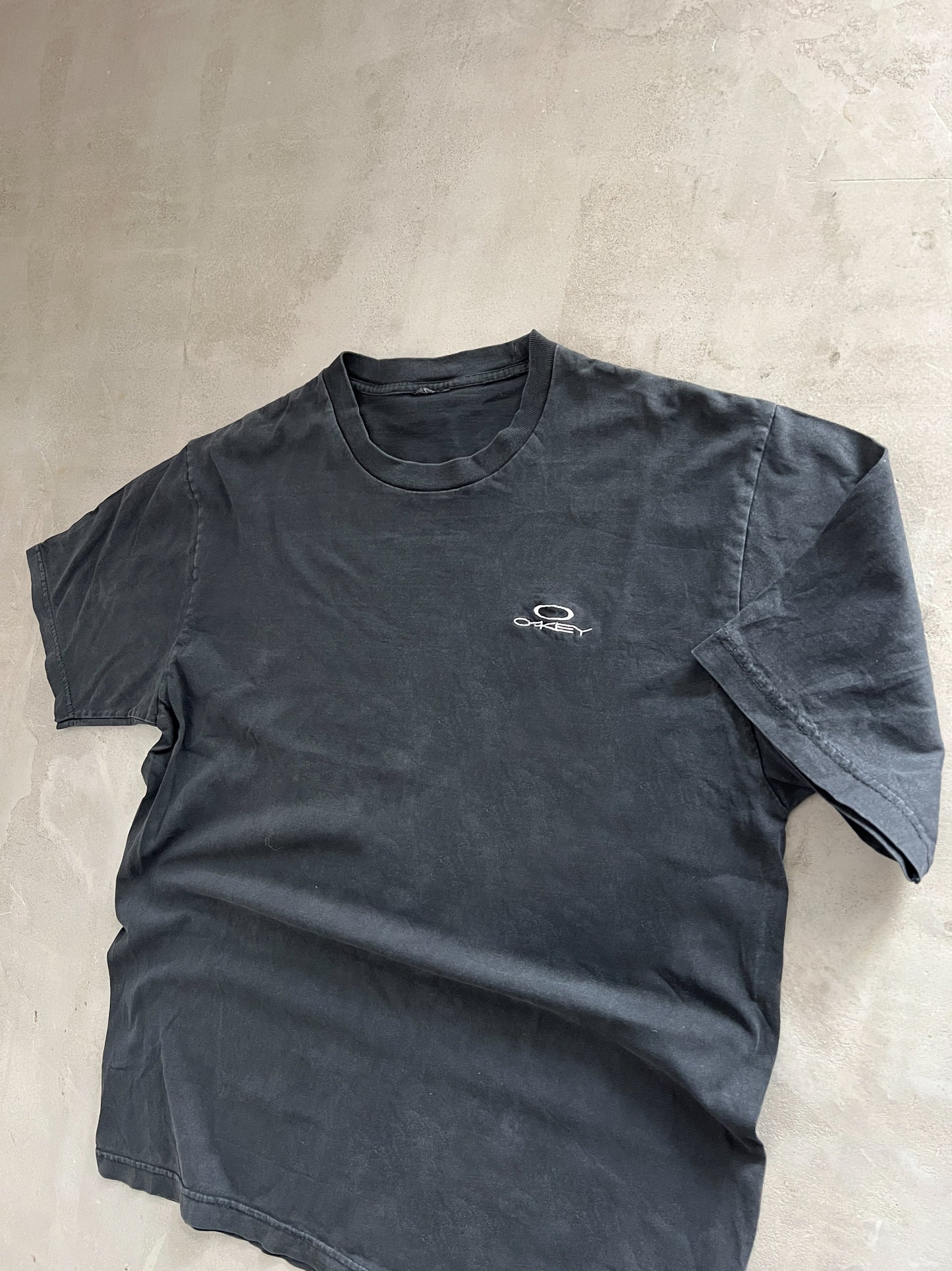 FADED BLACK OAKLEY TEE - 2000S - L