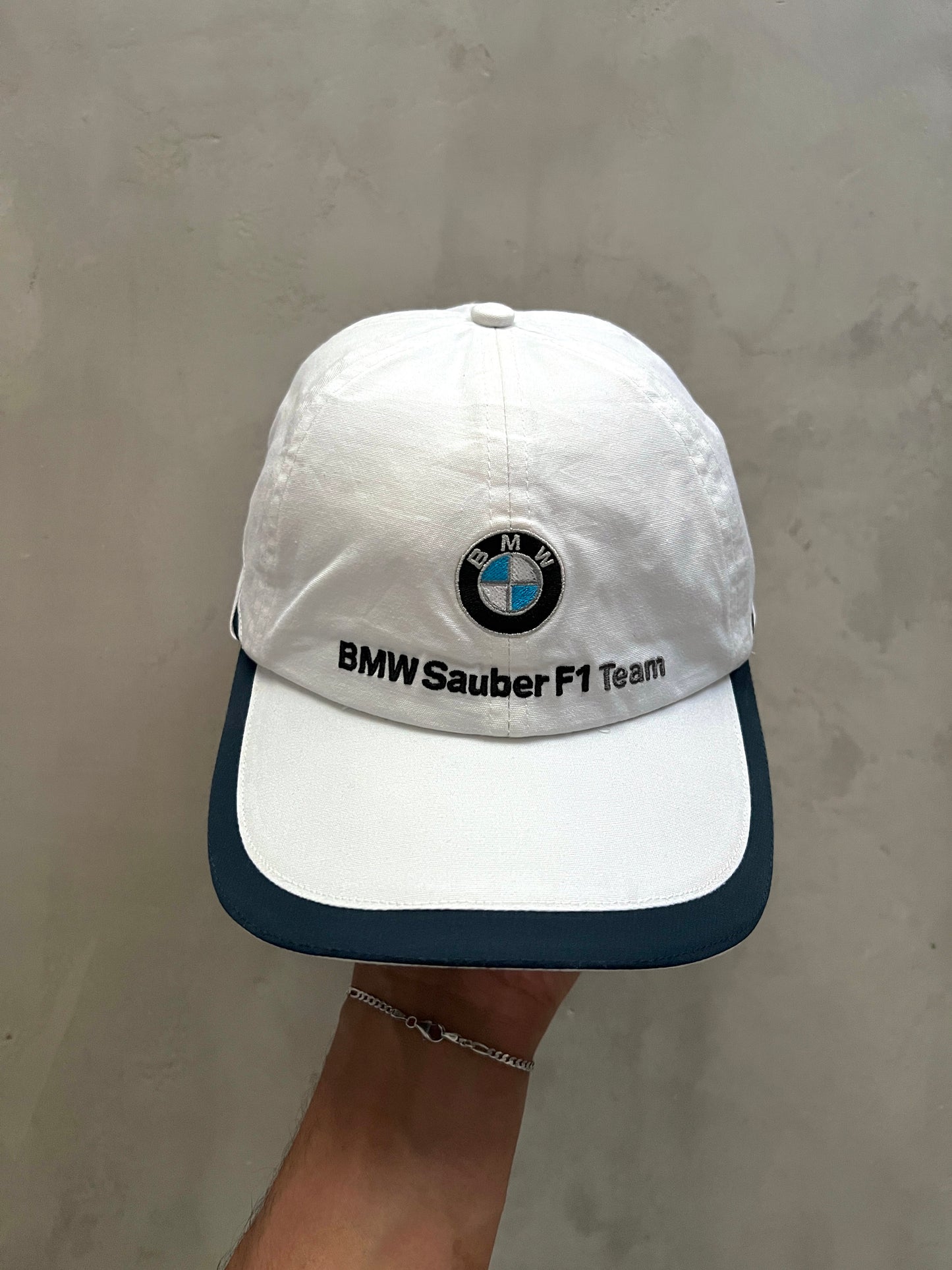 WHITE BMW SAUBER F1 RACING CAP - 2000S