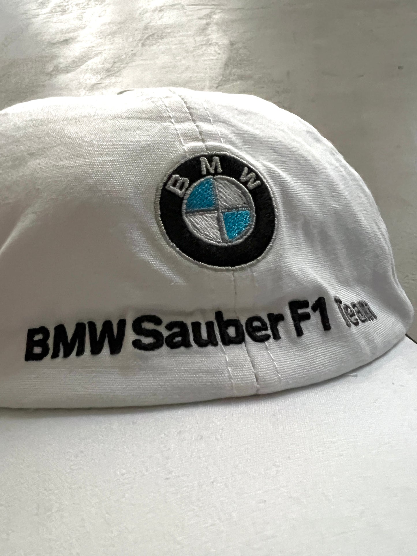 WHITE BMW SAUBER F1 RACING CAP - 2000S