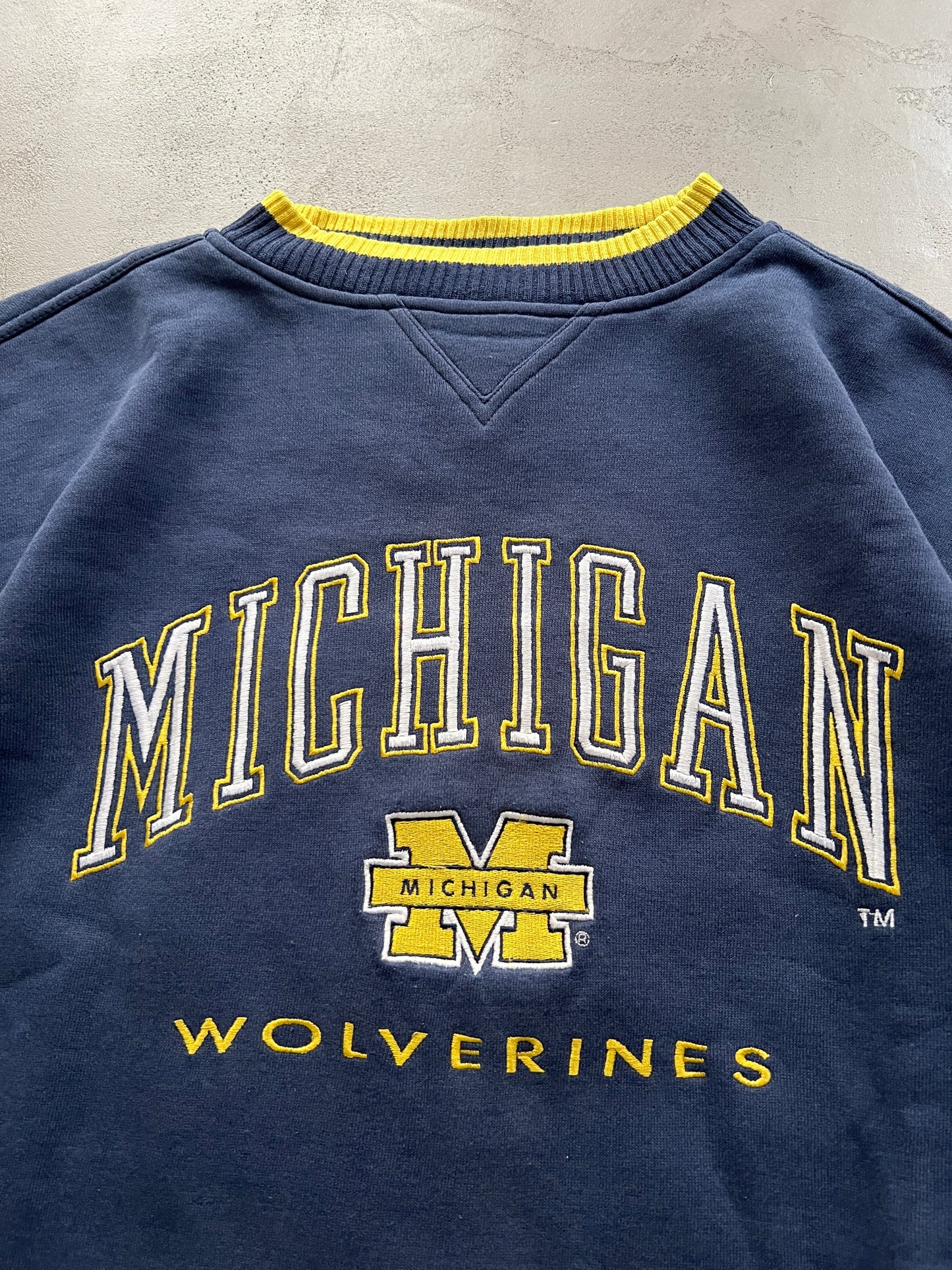 BLUE MICHIGAN WOLVERINES BASKETBALL SWEATER - 1990S - M