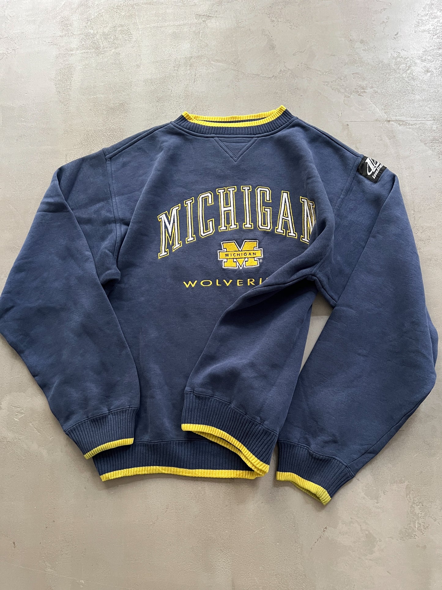 BLUE MICHIGAN WOLVERINES BASKETBALL SWEATER - 1990S - M