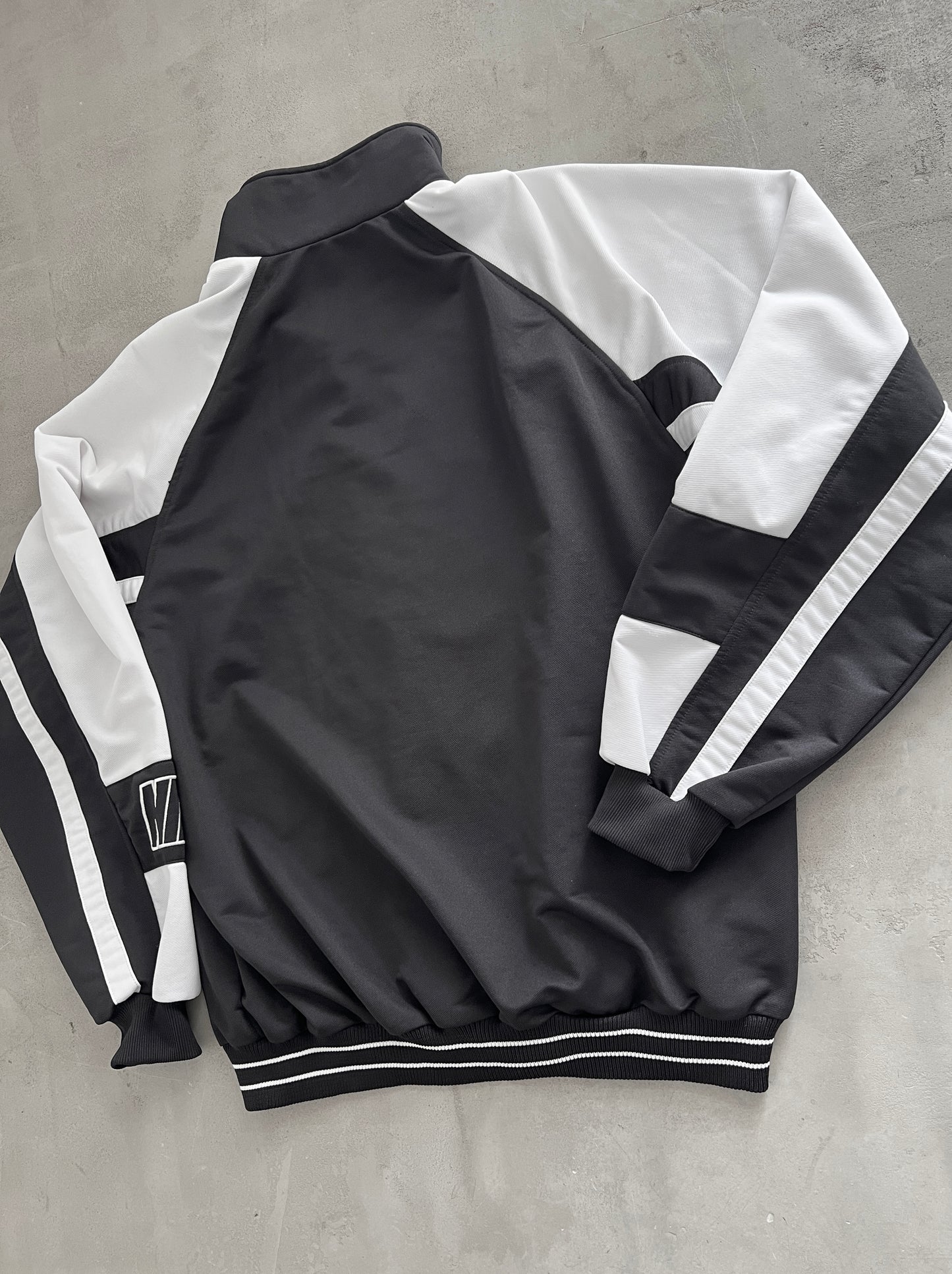 BLACK/WHITE NIKE TRACK JACKET - 1990S - L