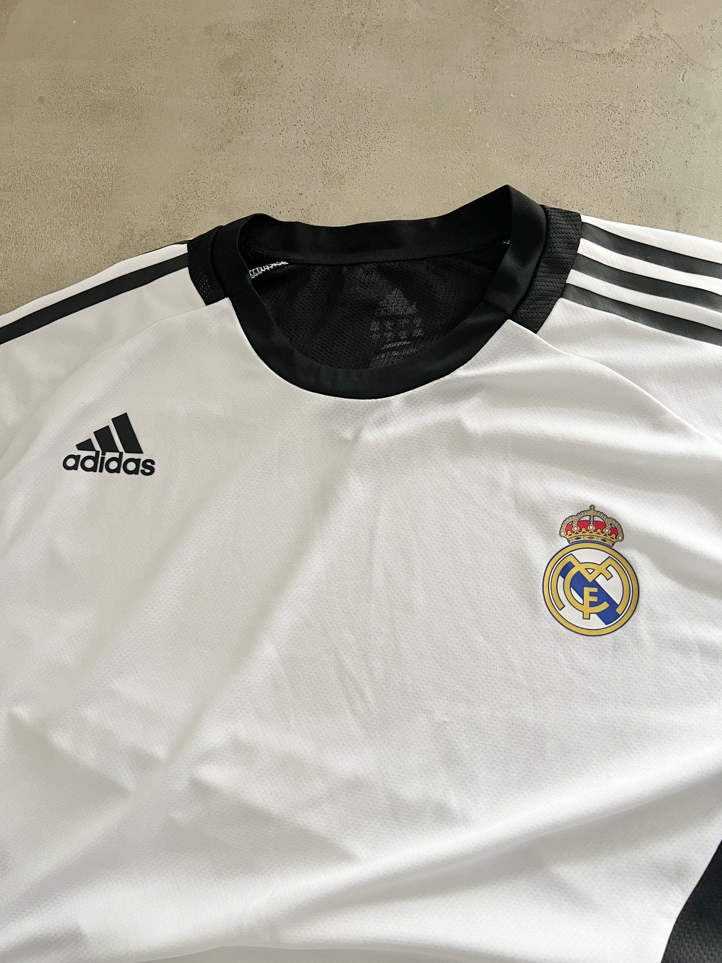 WHITE REAL MADRID JERSEY - 2000S - XL