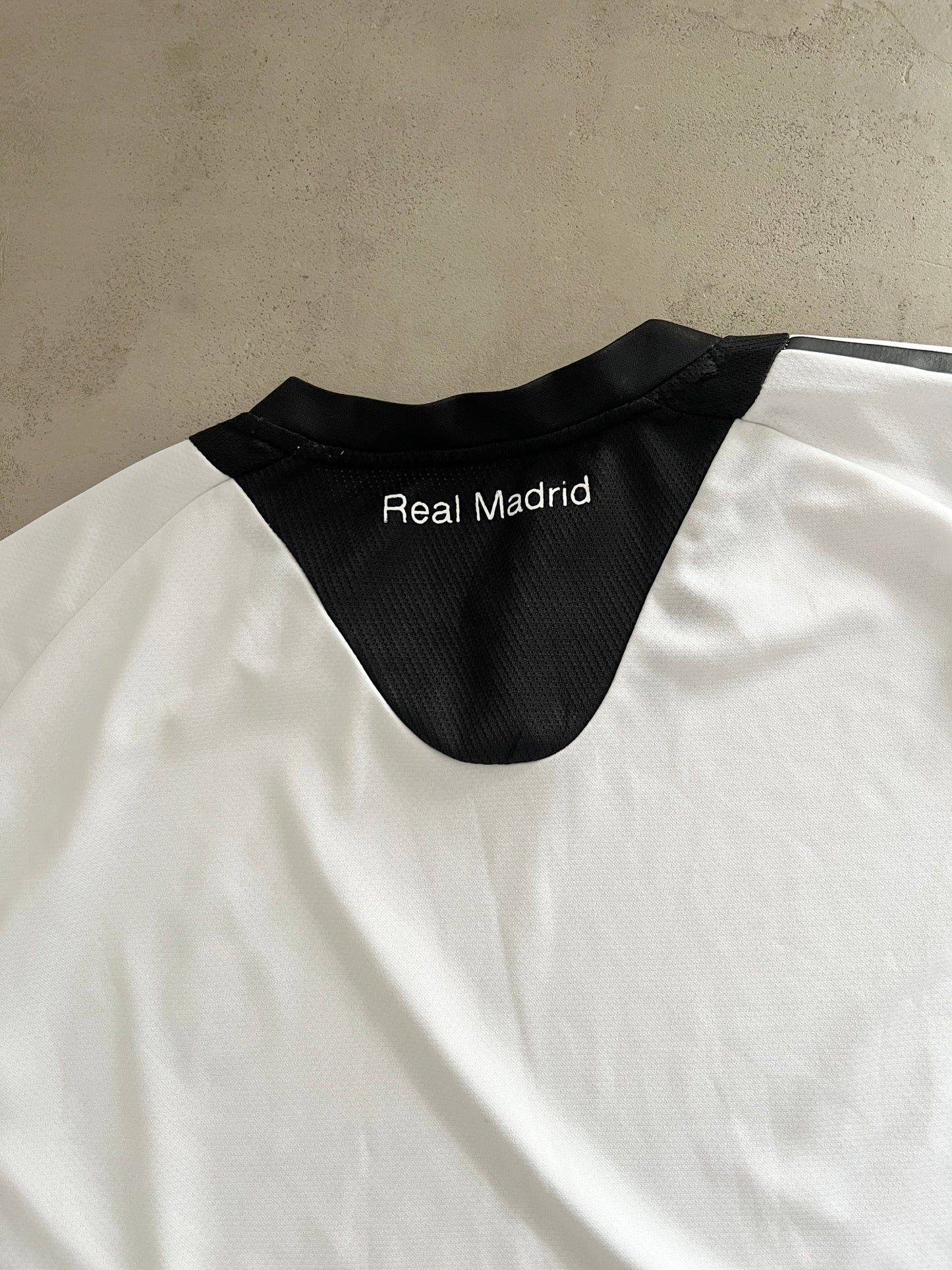 WHITE REAL MADRID JERSEY - 2000S - XL