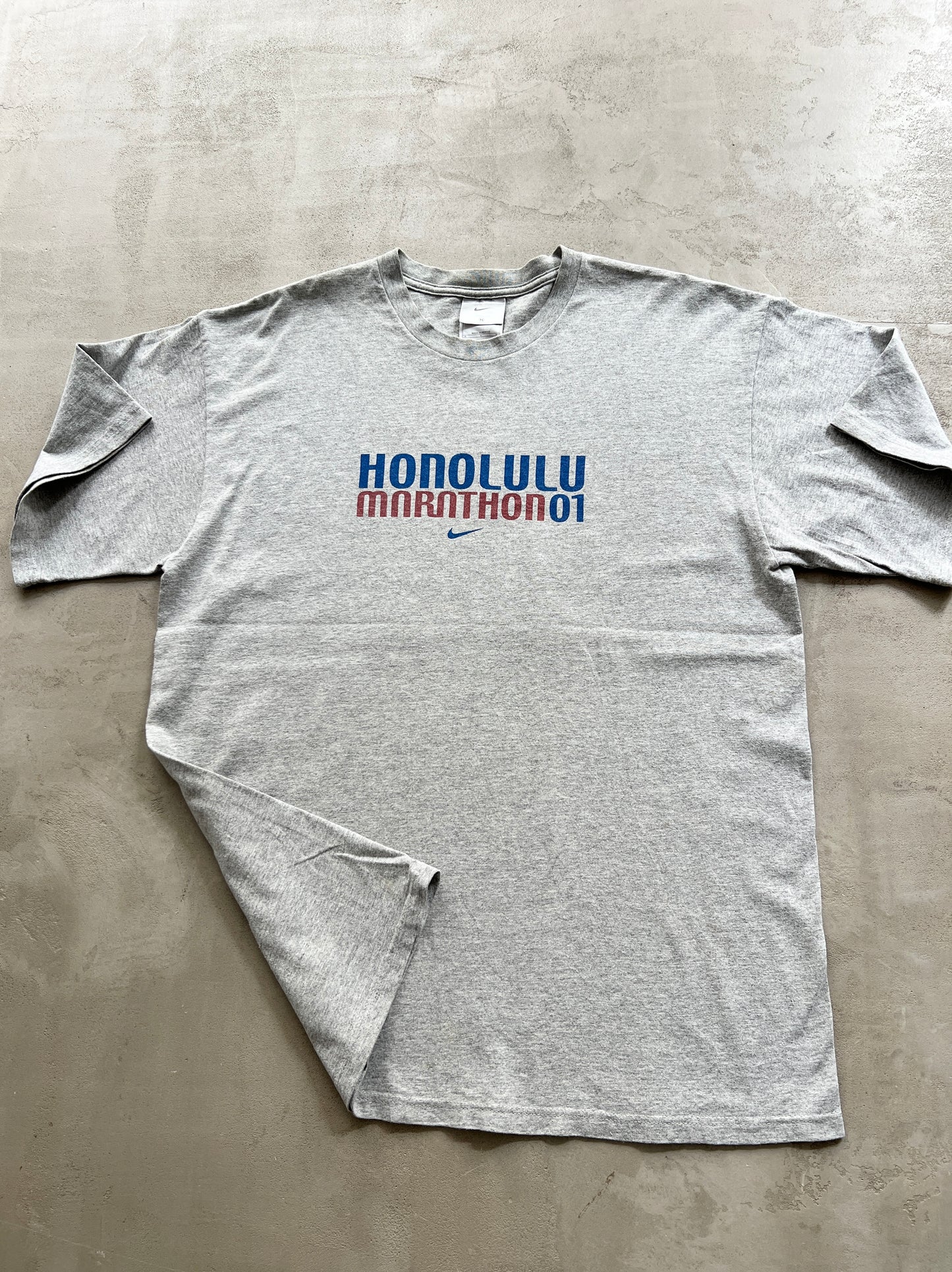 GREY NIKE HONOLULU MARATHON TEE - 2000S - L