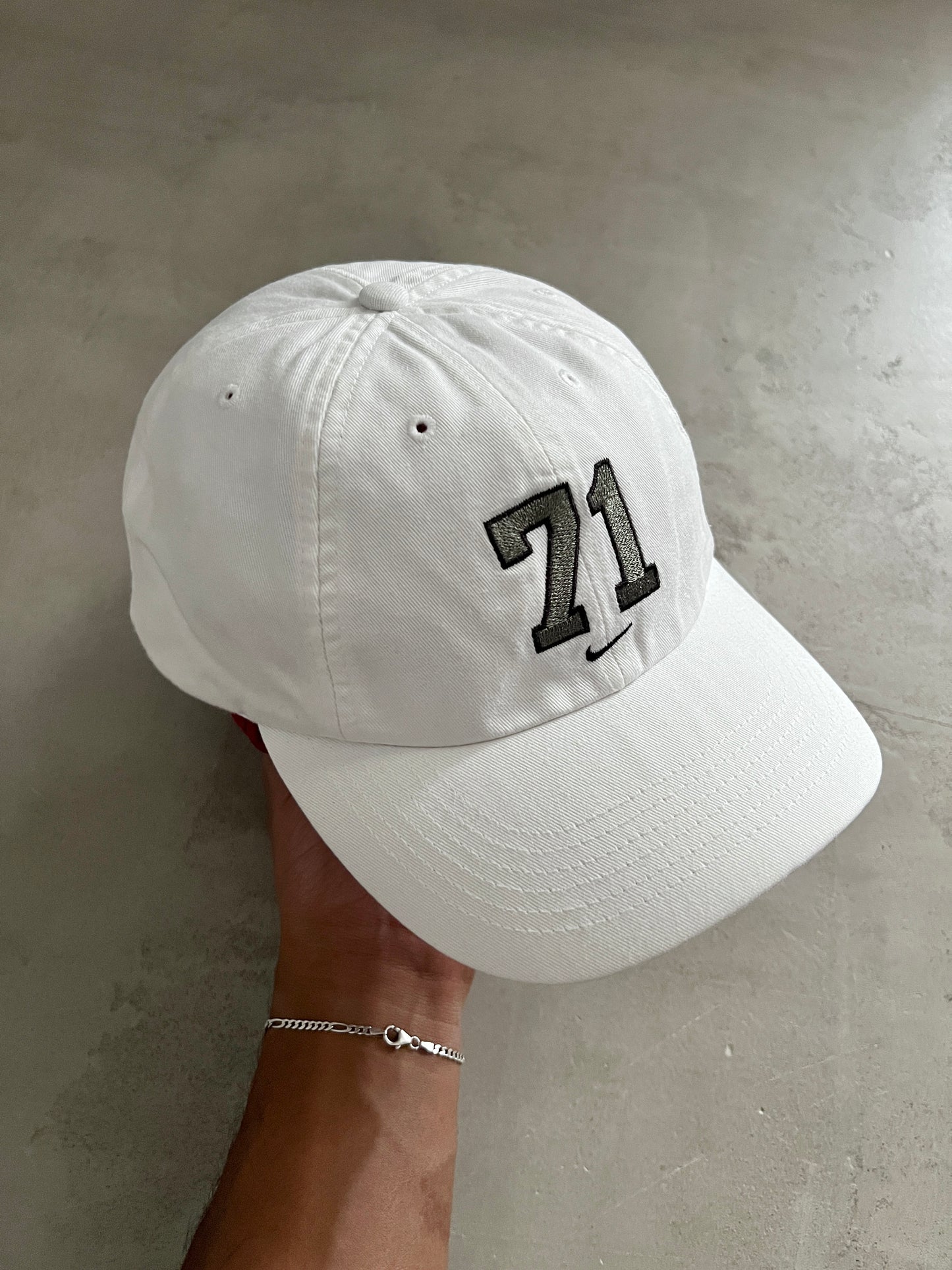 CREME NIKE CAP - 2000S