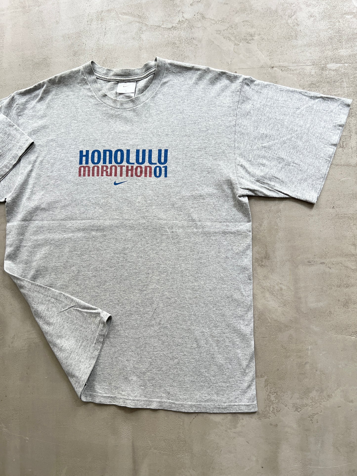 GREY NIKE HONOLULU MARATHON TEE - 2000S - L