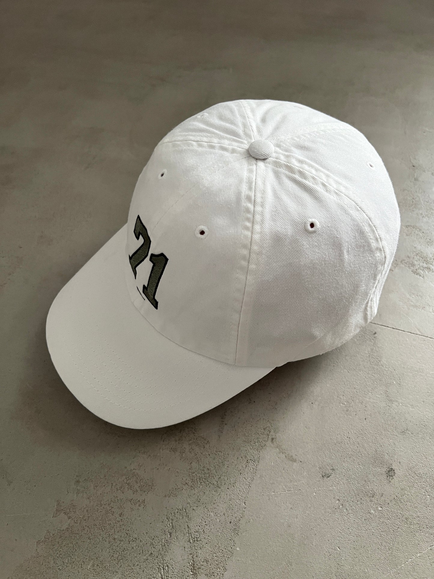 CREME NIKE CAP - 2000S