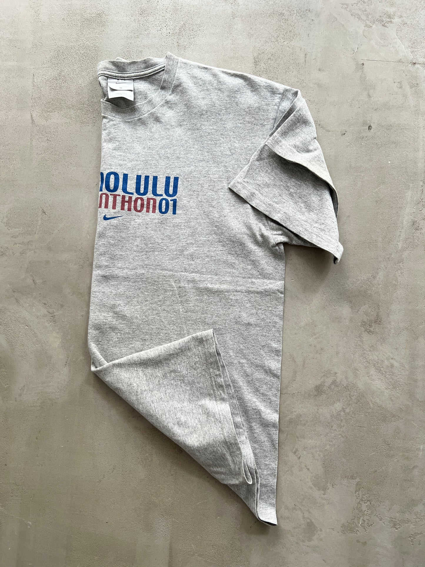 GREY NIKE HONOLULU MARATHON TEE - 2000S - L