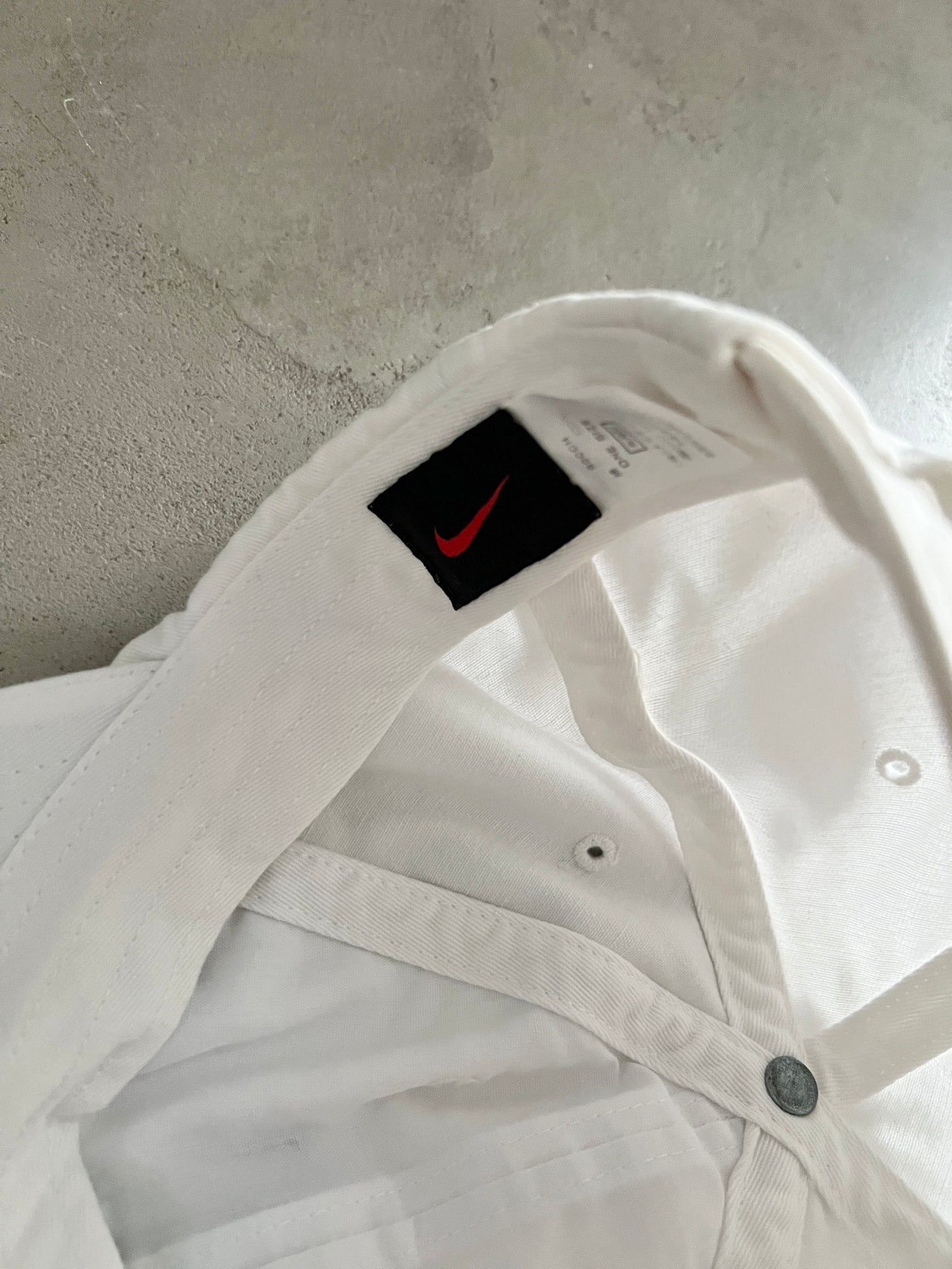 CREME NIKE CAP - 2000S